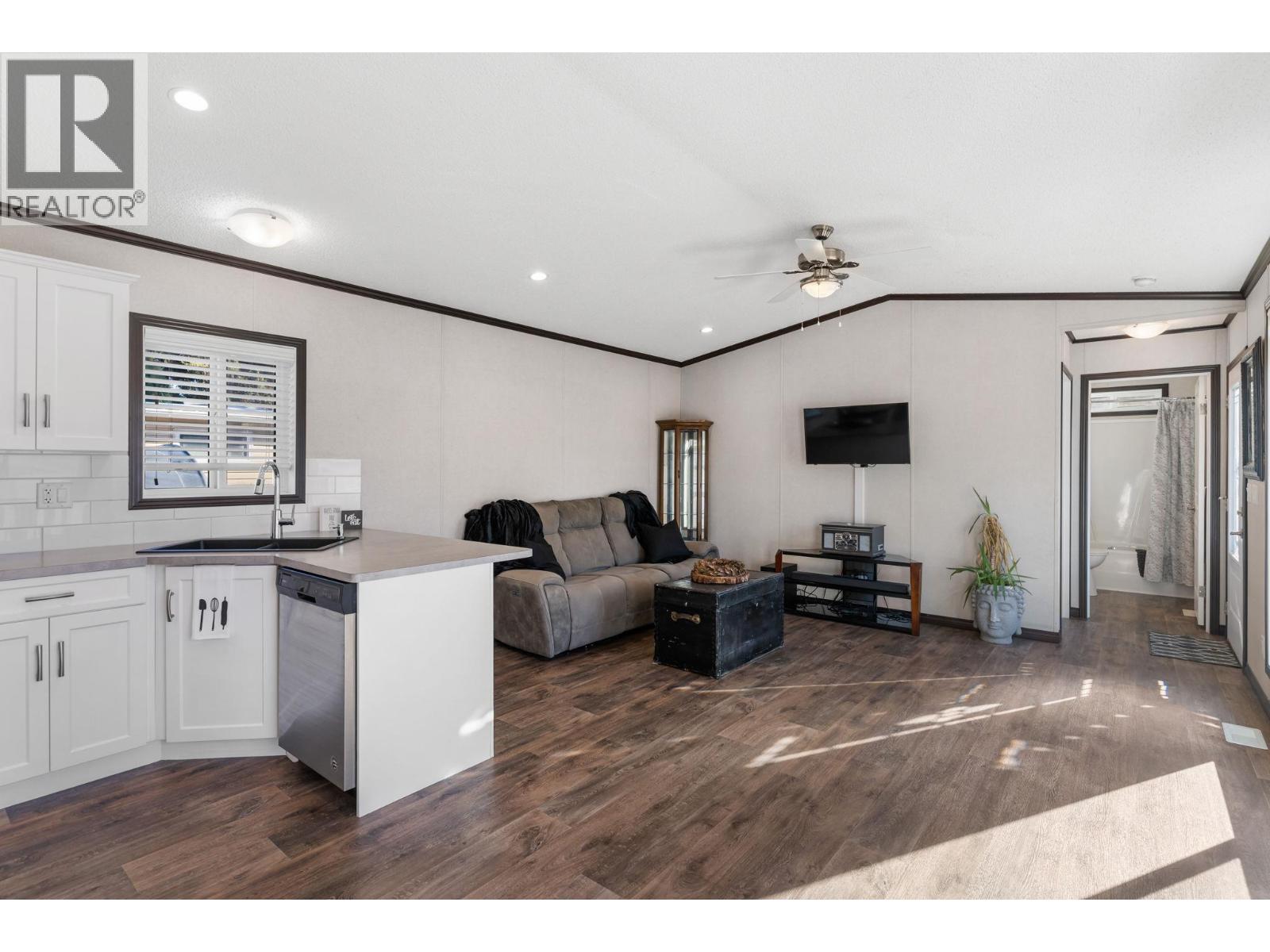 1699 Ross Road Unit# 201, West Kelowna, British Columbia  V1Z 1L8 - Photo 6 - 10402516