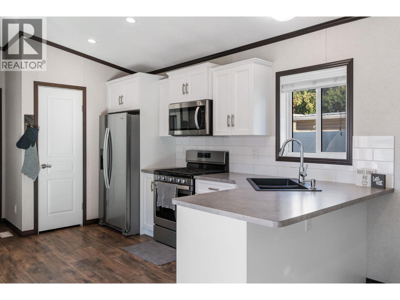 1699 Ross Road Unit# 201, West Kelowna, British Columbia  V1Z 1L8 - Photo 9 - 10402516