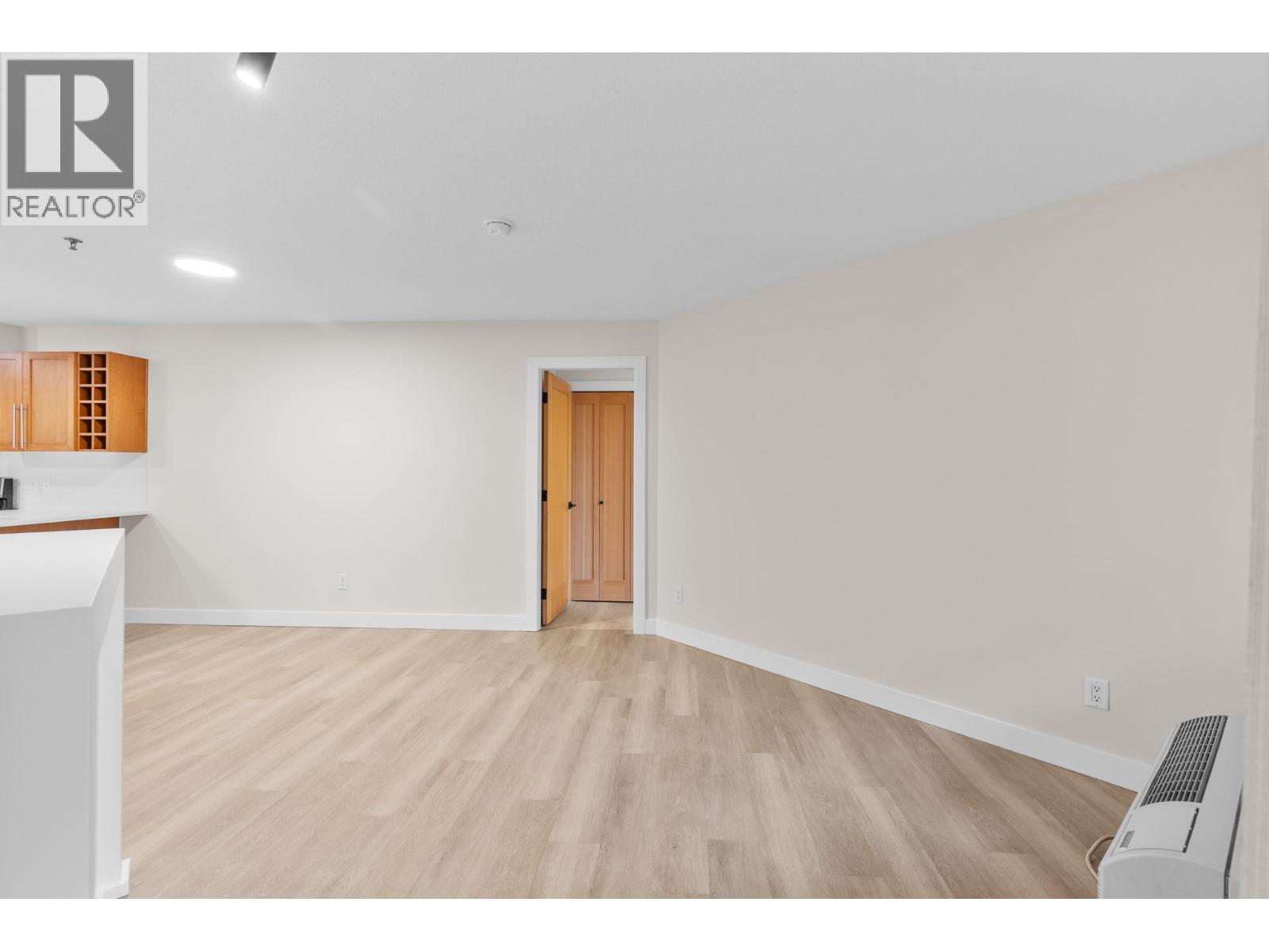 1083 Sunset Drive Unit# 211, Kelowna, British Columbia  V1Y 9Z5 - Photo 12 - 10402457