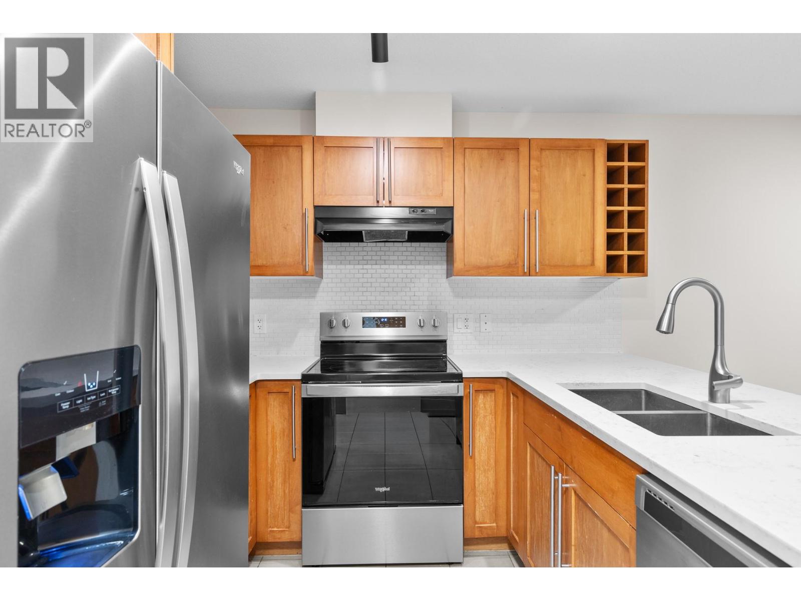1083 Sunset Drive Unit# 211, Kelowna, British Columbia  V1Y 9Z5 - Photo 5 - 10402457