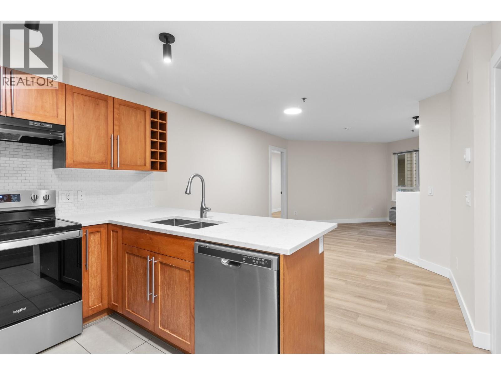 1083 Sunset Drive Unit# 211, Kelowna, British Columbia  V1Y 9Z5 - Photo 7 - 10402457
