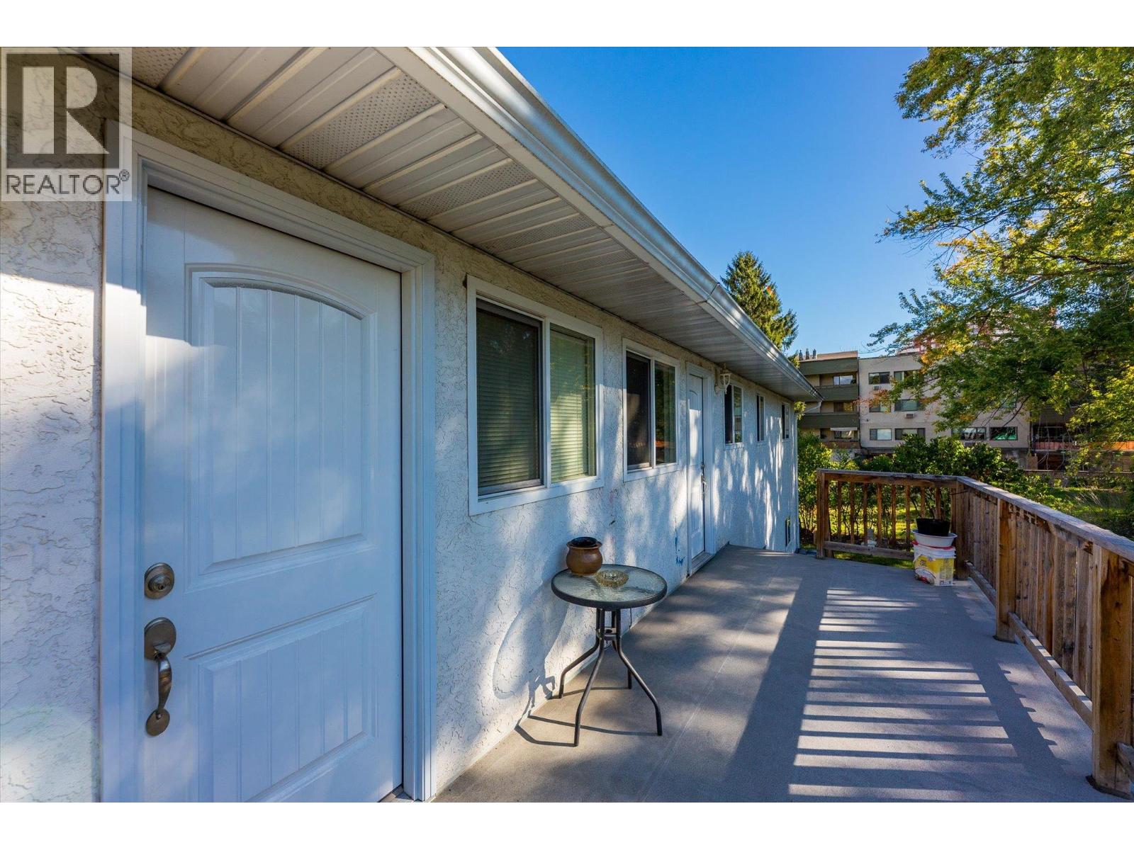 1011-1013 Lawson Avenue, Kelowna, British Columbia  V1Y 6T3 - Photo 14 - 10402492