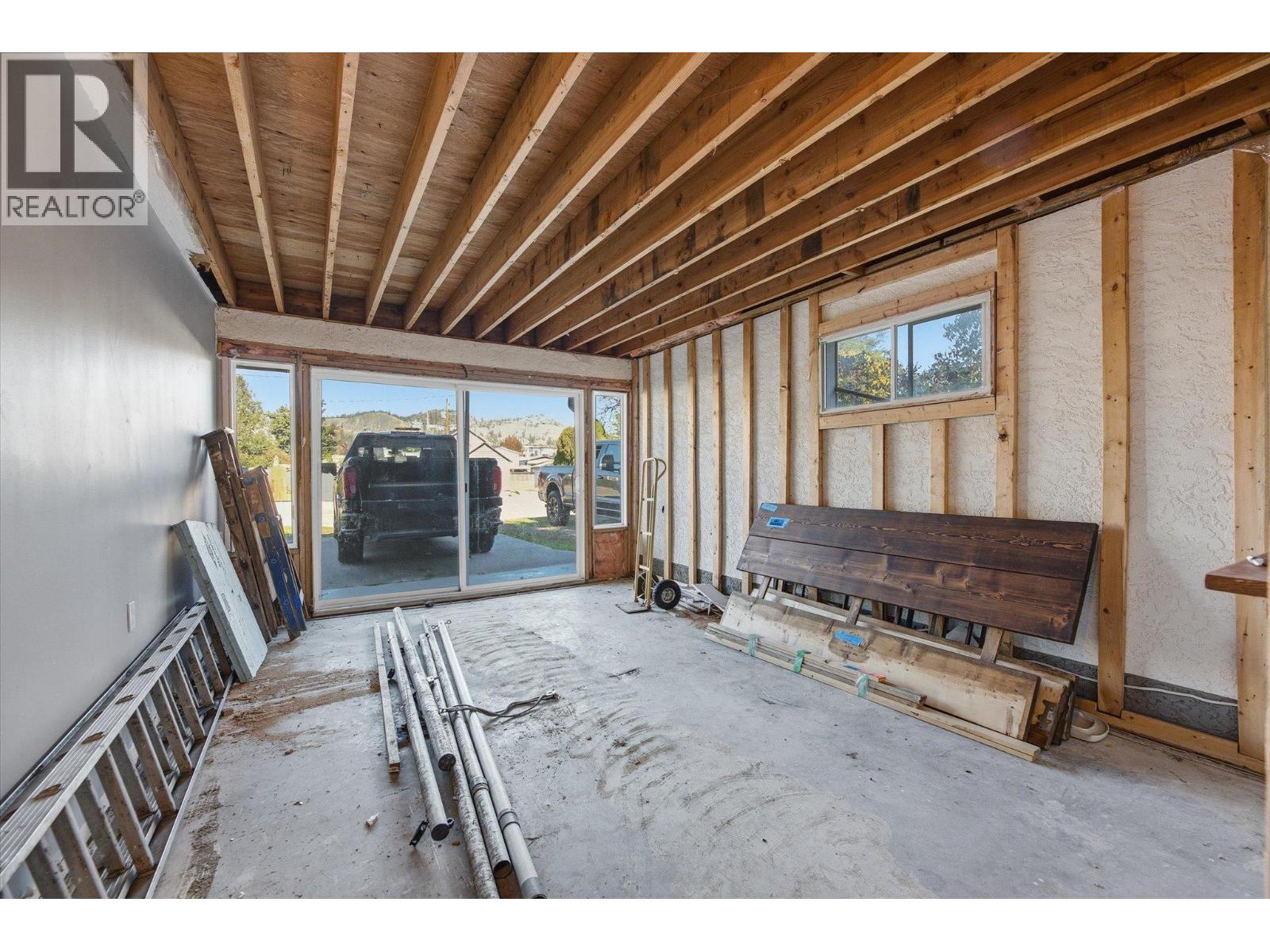 1011-1013 Lawson Avenue, Kelowna, British Columbia  V1Y 6T3 - Photo 49 - 10402492