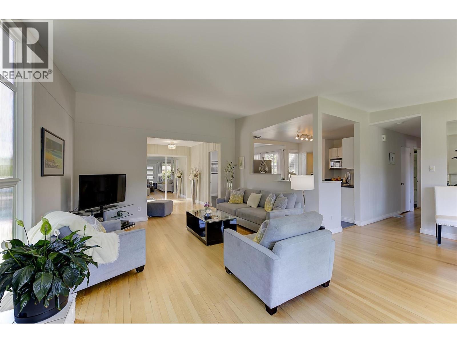 1296 Kelglen Crescent, Kelowna, British Columbia  V1Y 6K5 - Photo 11 - 10402025