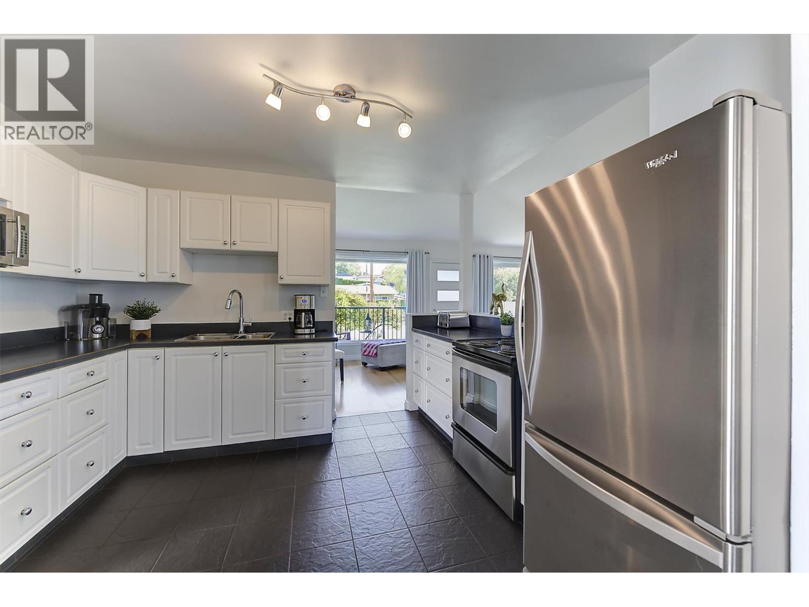 1296 Kelglen Crescent, Kelowna, British Columbia  V1Y 6K5 - Photo 16 - 10402025