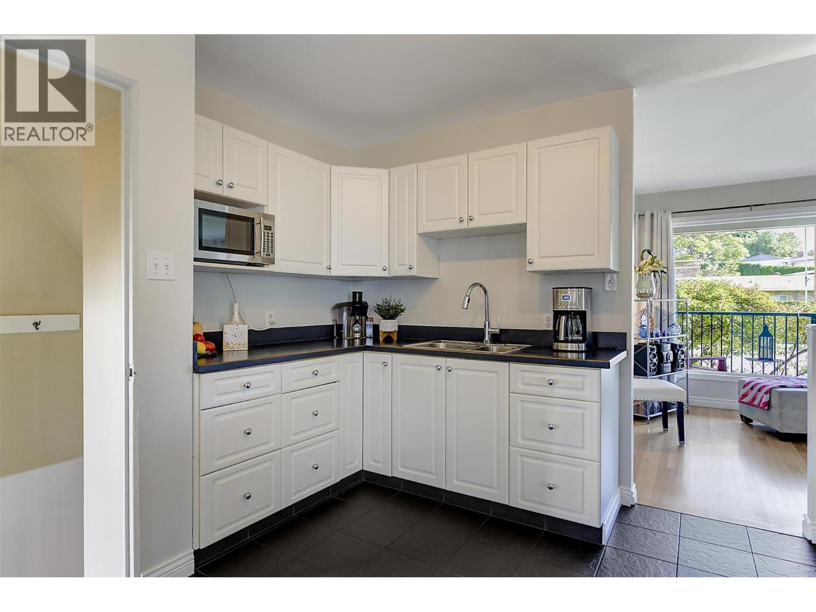 1296 Kelglen Crescent, Kelowna, British Columbia  V1Y 6K5 - Photo 17 - 10402025