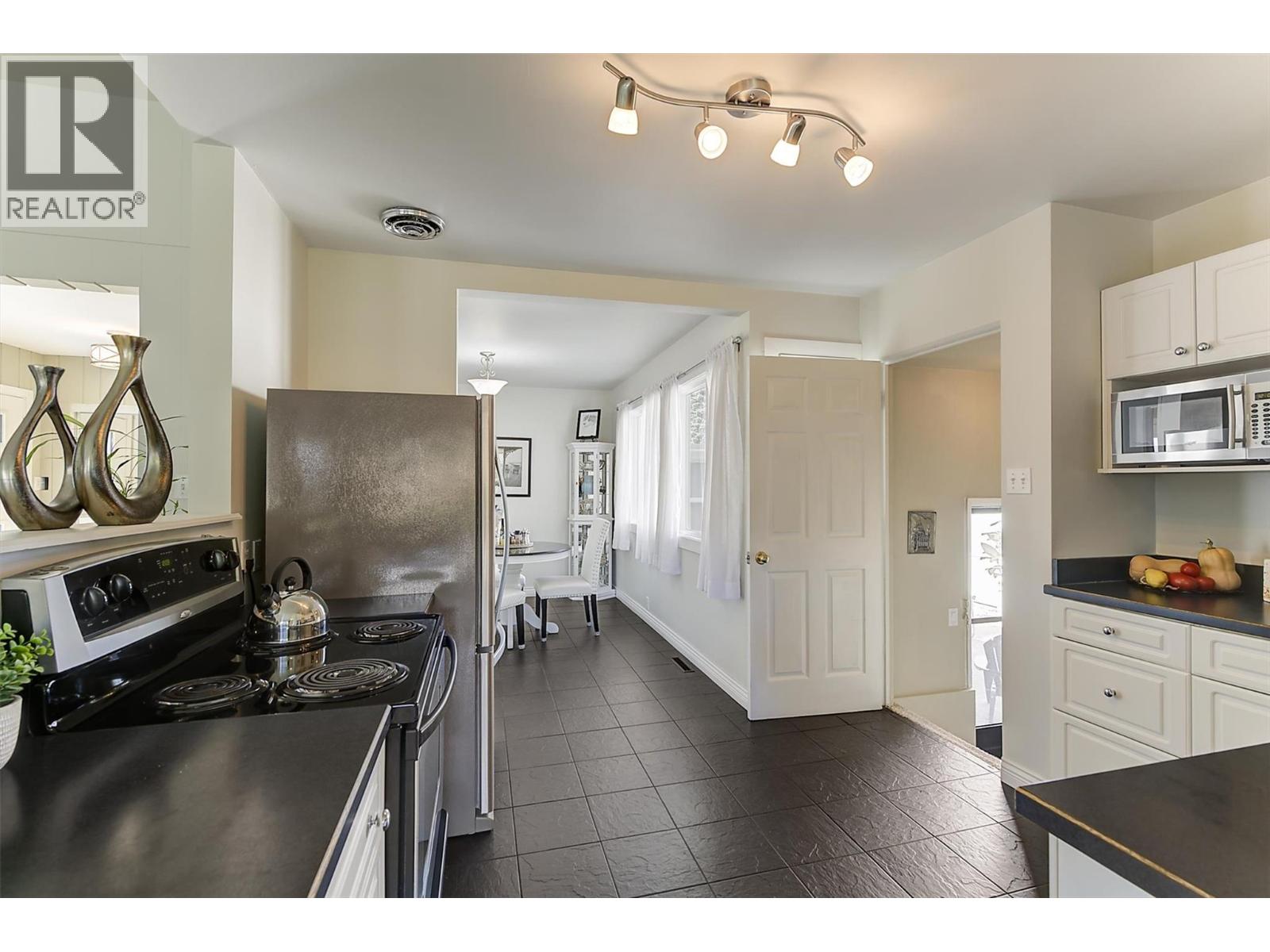 1296 Kelglen Crescent, Kelowna, British Columbia  V1Y 6K5 - Photo 19 - 10402025