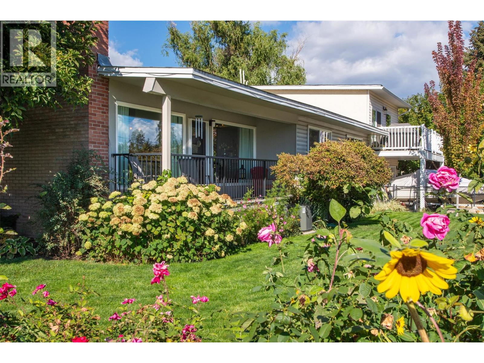 1296 Kelglen Crescent, Kelowna, British Columbia  V1Y 6K5 - Photo 3 - 10402025