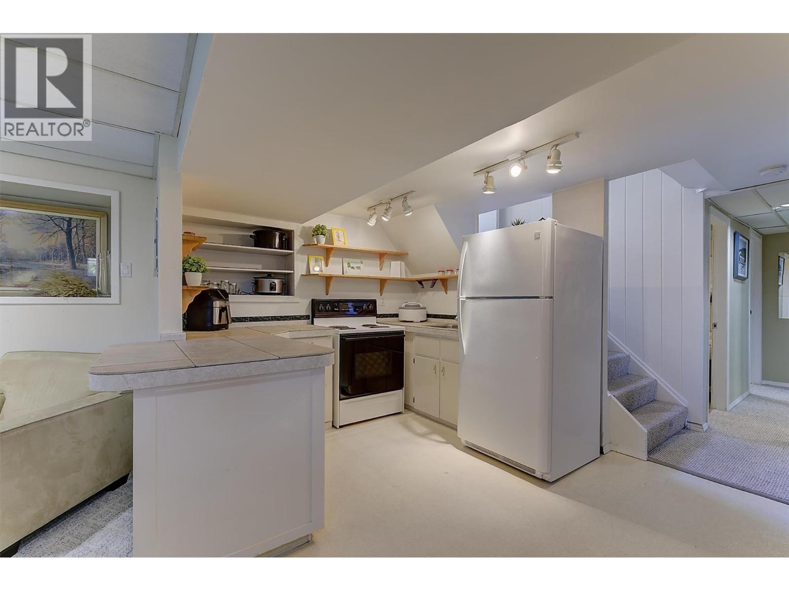 1296 Kelglen Crescent, Kelowna, British Columbia  V1Y 6K5 - Photo 37 - 10402025