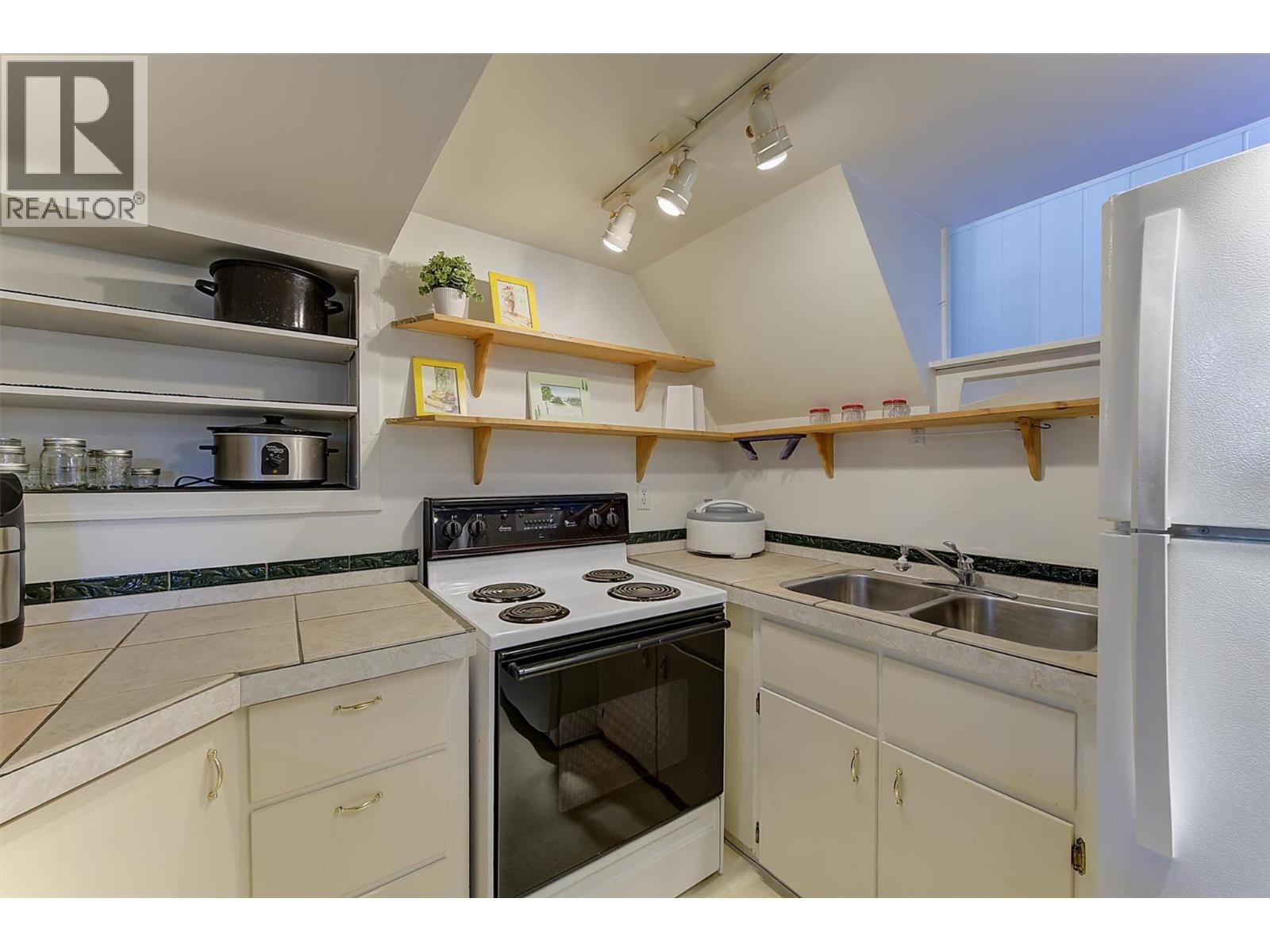1296 Kelglen Crescent, Kelowna, British Columbia  V1Y 6K5 - Photo 39 - 10402025