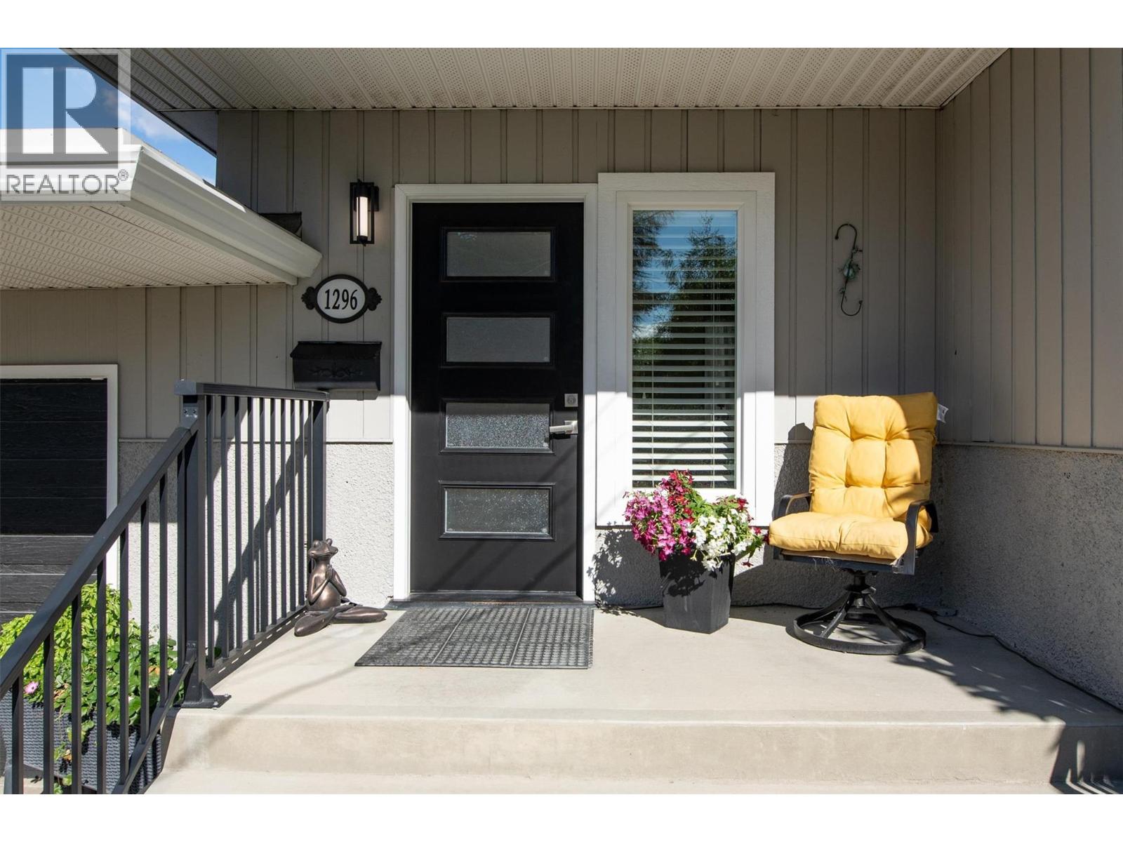 1296 Kelglen Crescent, Kelowna, British Columbia  V1Y 6K5 - Photo 5 - 10402025