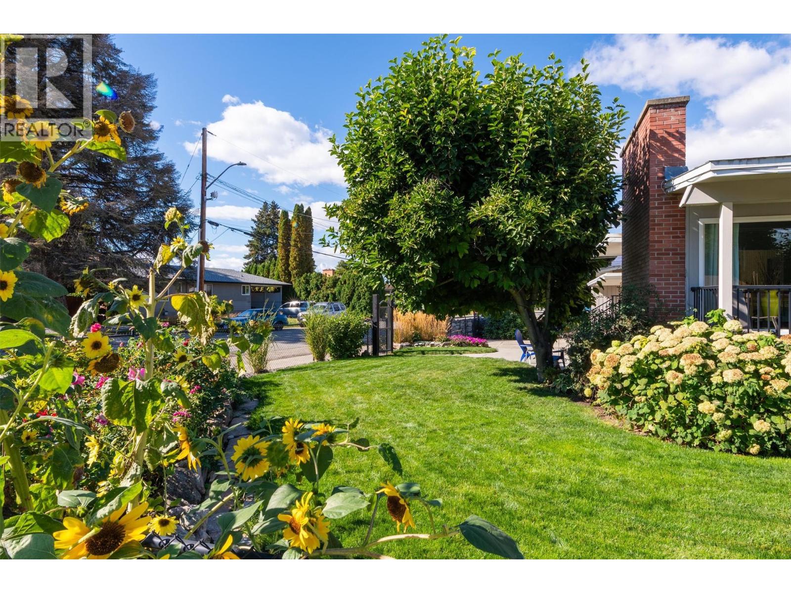 1296 Kelglen Crescent, Kelowna, British Columbia  V1Y 6K5 - Photo 52 - 10402025