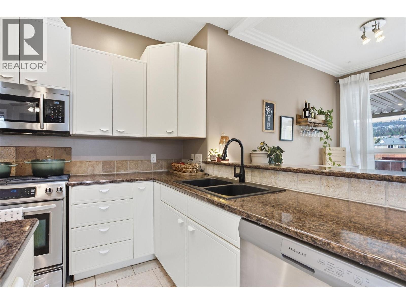 2025 Panorama Court, Kamloops, British Columbia  V2E 2S1 - Photo 17 - 10402585