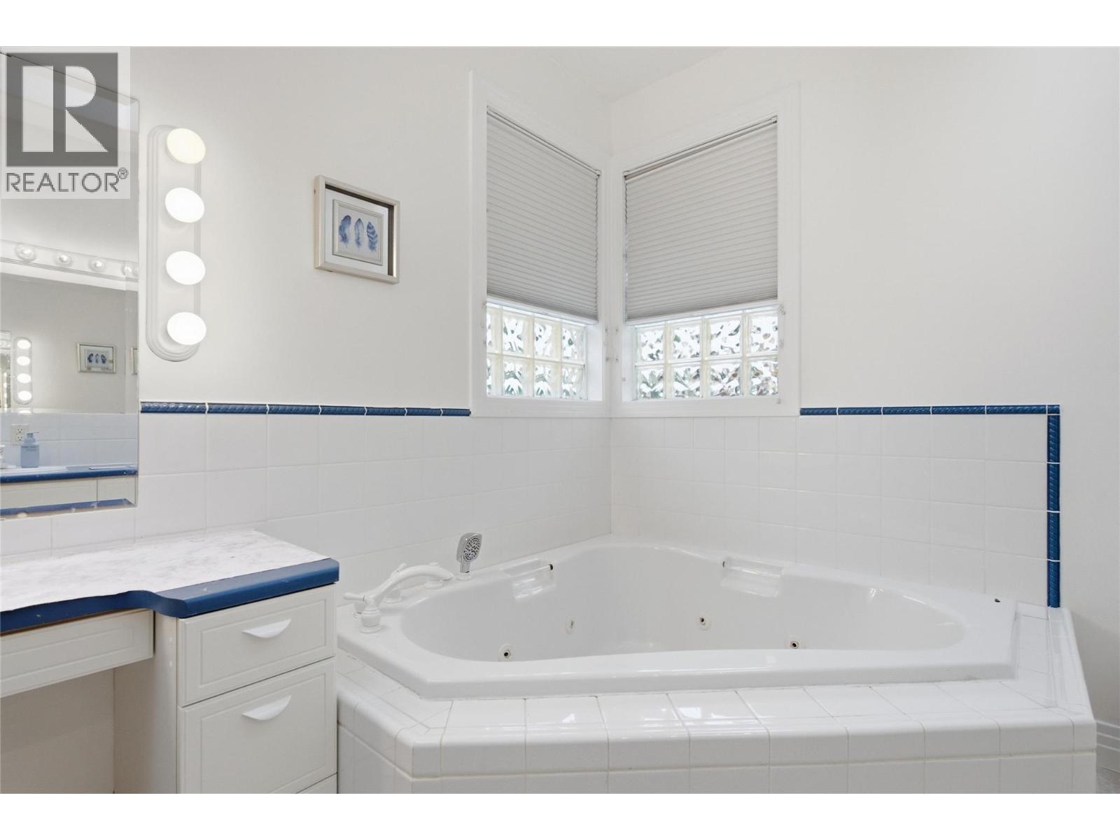 2025 Panorama Court, Kamloops, British Columbia  V2E 2S1 - Photo 8 - 10402585