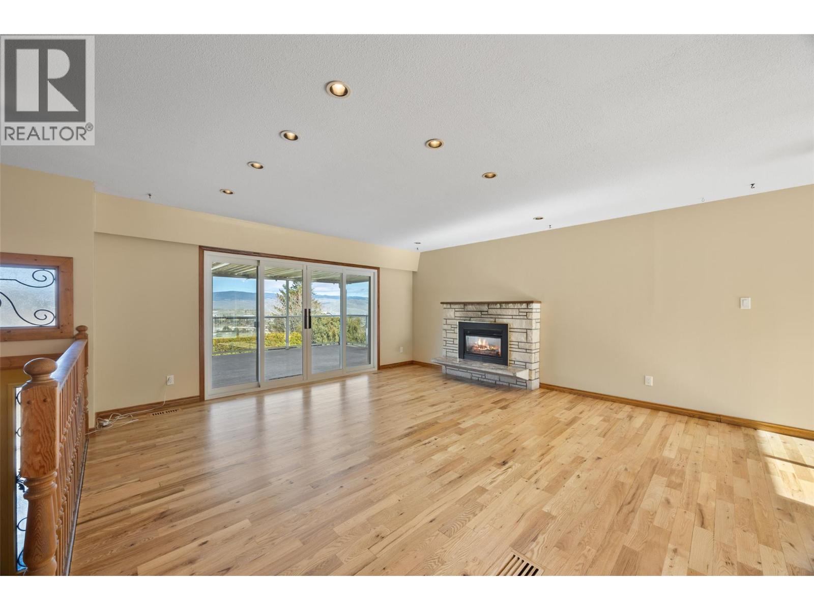 1667 Springhaven Place, Kamloops, British Columbia  V2E 1C7 - Photo 7 - 10402539