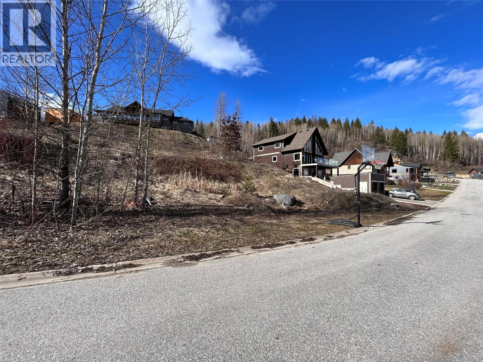 806 White Tail Drive, Rossland, British Columbia  V0G 1Y0 - Photo 2 - 10402487