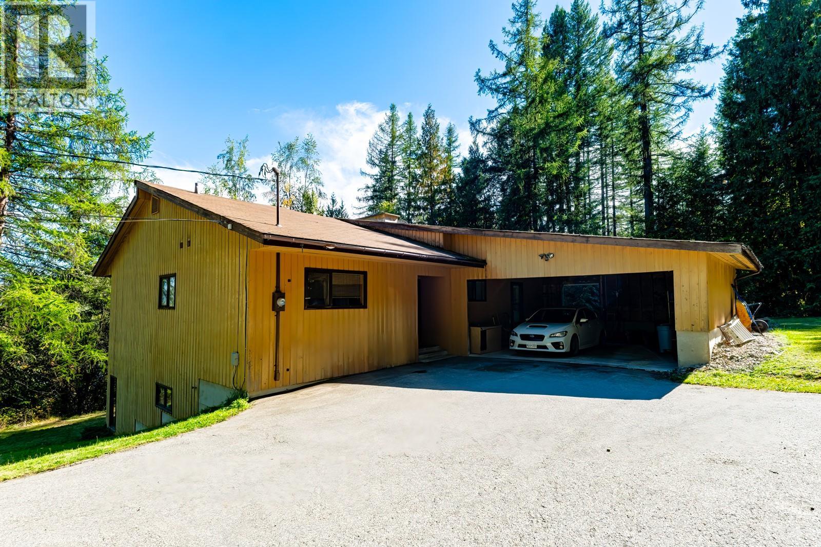 807 Spokane Street, Rossland, British Columbia  V0G 1Y0 - Photo 10 - 10401385