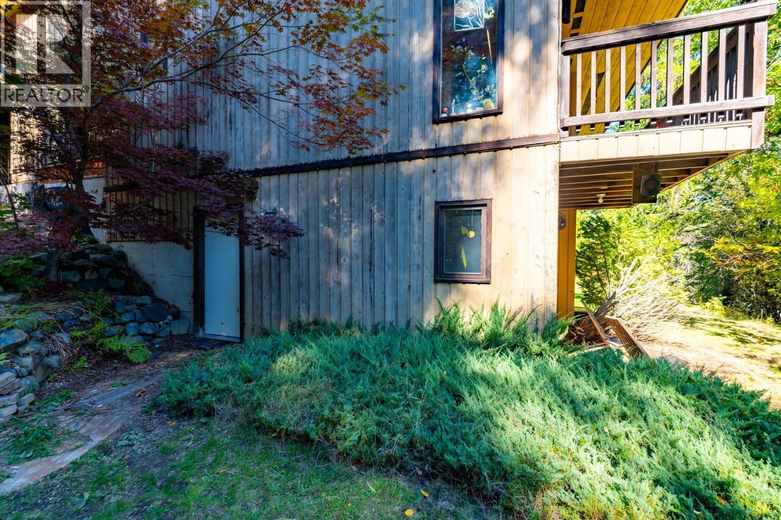 807 Spokane Street, Rossland, British Columbia  V0G 1Y0 - Photo 15 - 10401385