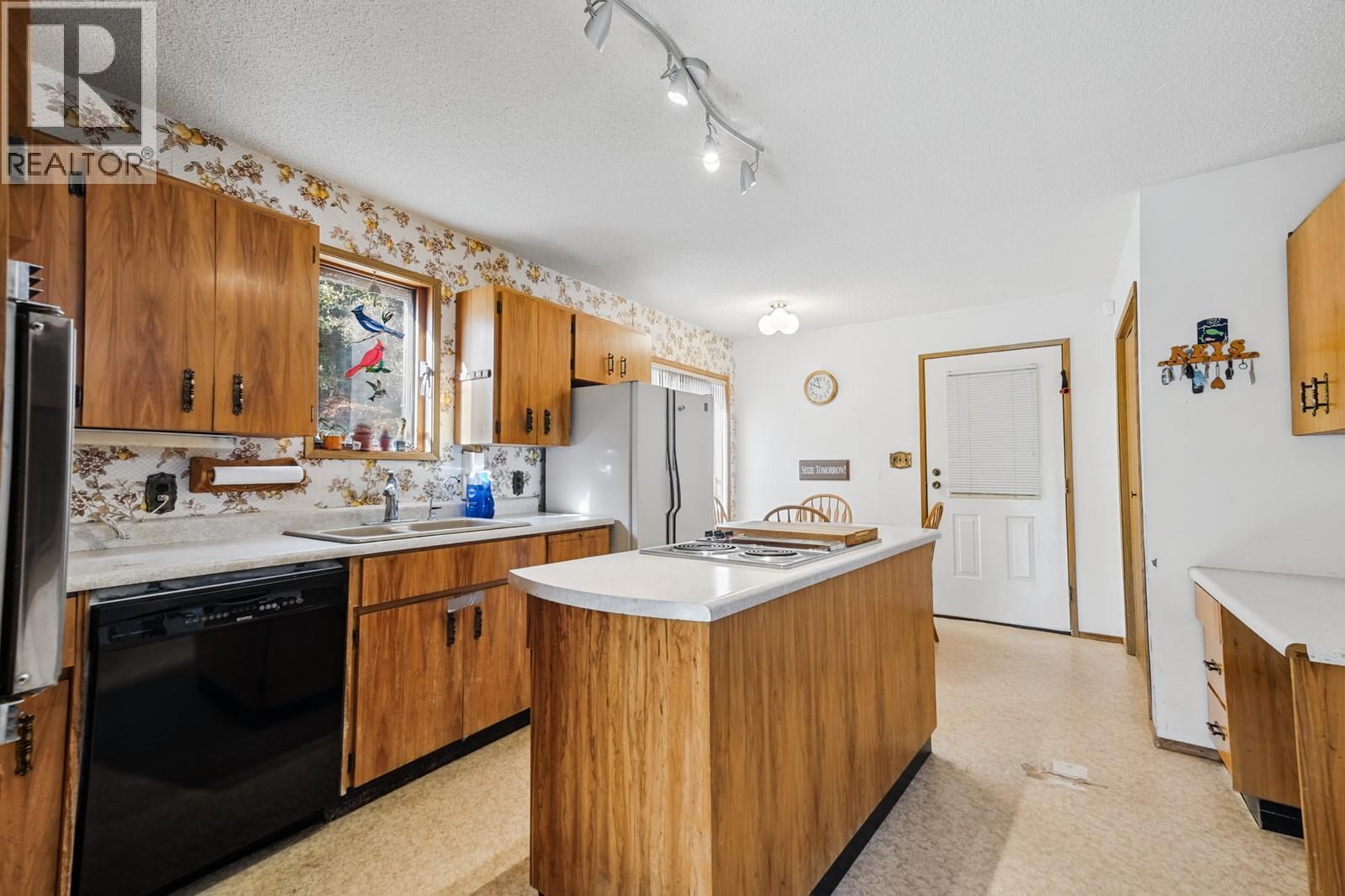 807 Spokane Street, Rossland, British Columbia  V0G 1Y0 - Photo 39 - 10401385