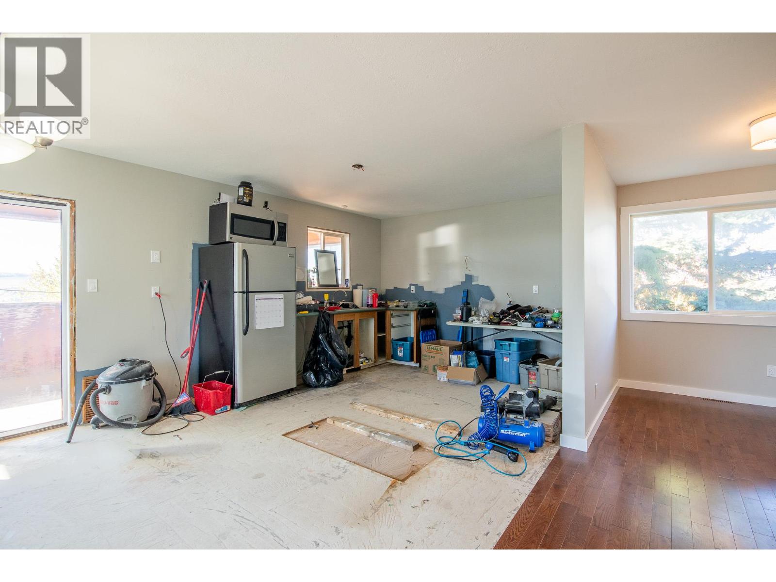 705 99 Avenue, Dawson Creek, British Columbia  V1G 1T5 - Photo 3 - 10402631