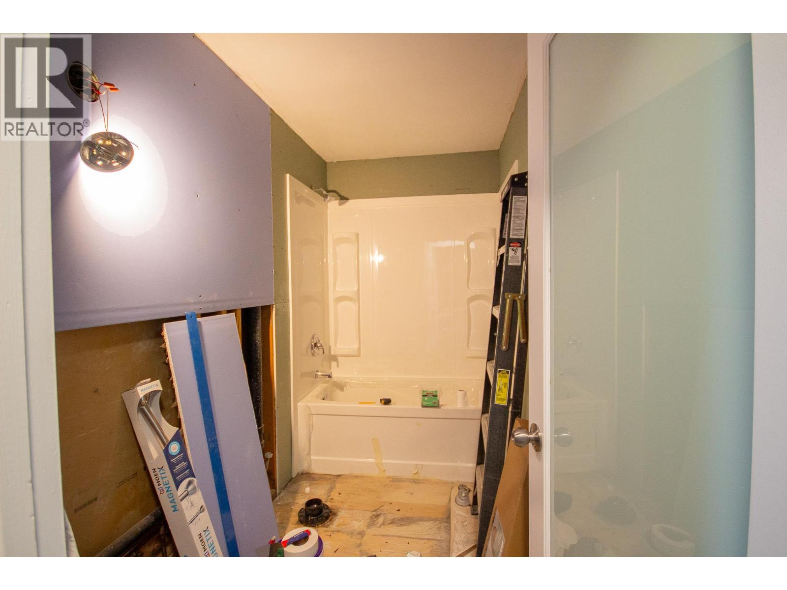 705 99 Avenue, Dawson Creek, British Columbia  V1G 1T5 - Photo 5 - 10402631