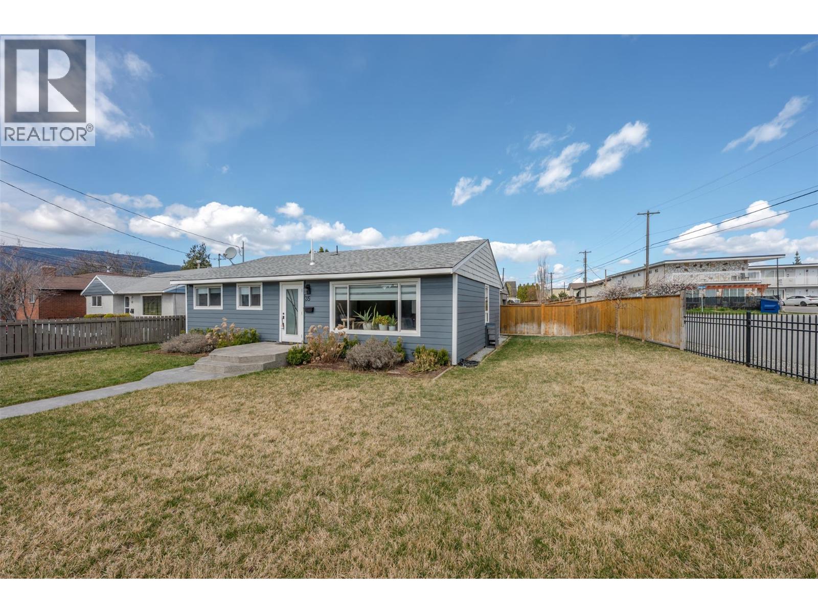 35 Granby Avenue, Penticton, British Columbia  V2A 2Y6 - Photo 2 - 10402575