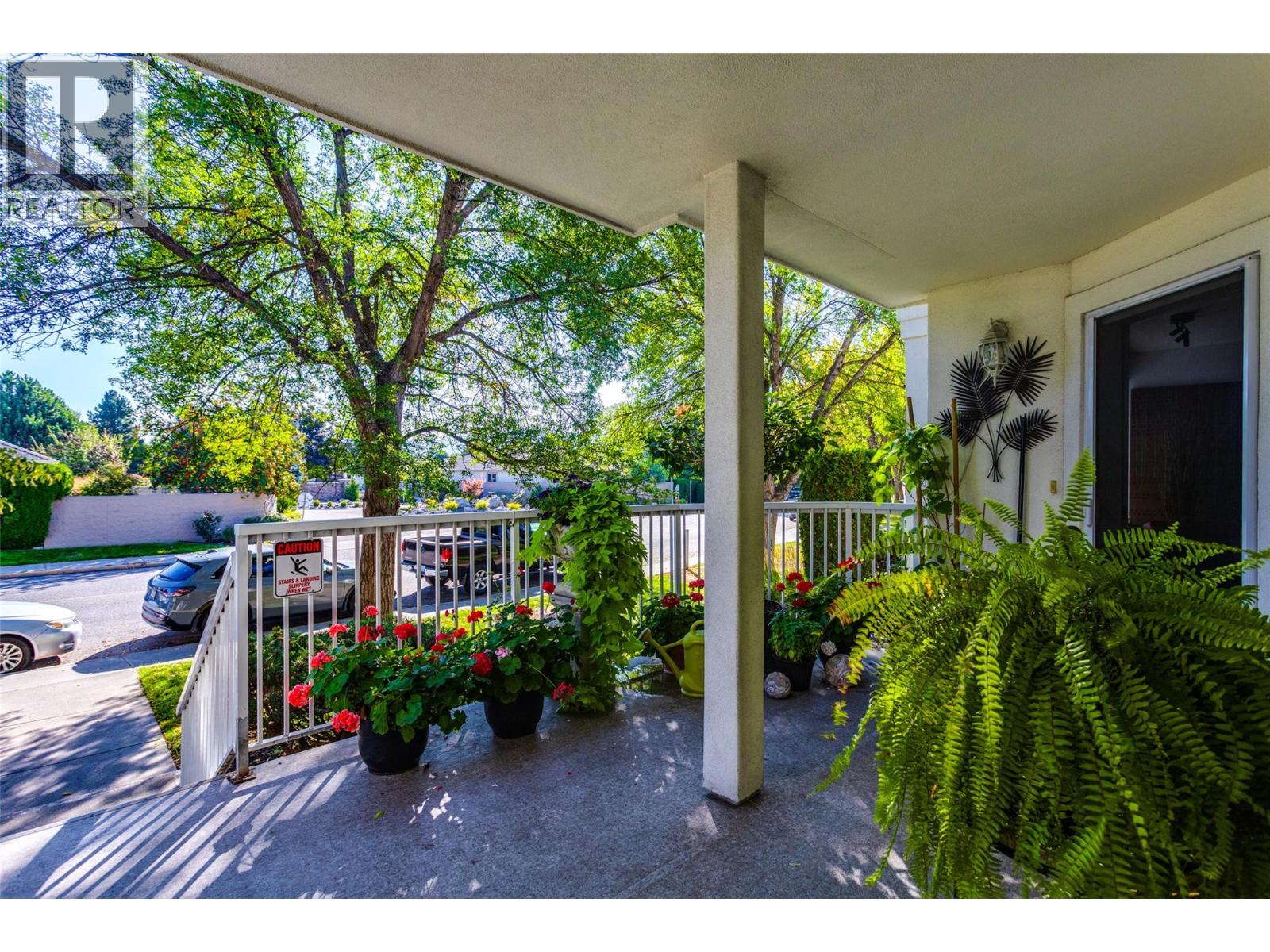2350 Stillingfleet Road Unit# 113, Kelowna, British Columbia  V1W 3X9 - Photo 1 - 10402481