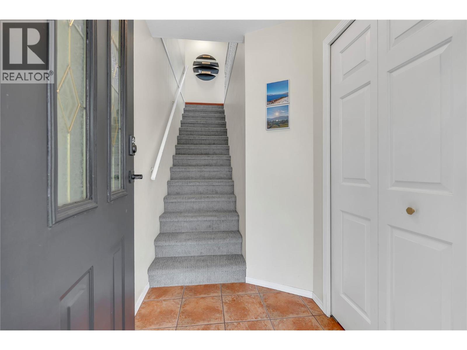 114 Vancouver Place, Penticton, British Columbia  V2A 1A7 - Photo 2 - 10402205