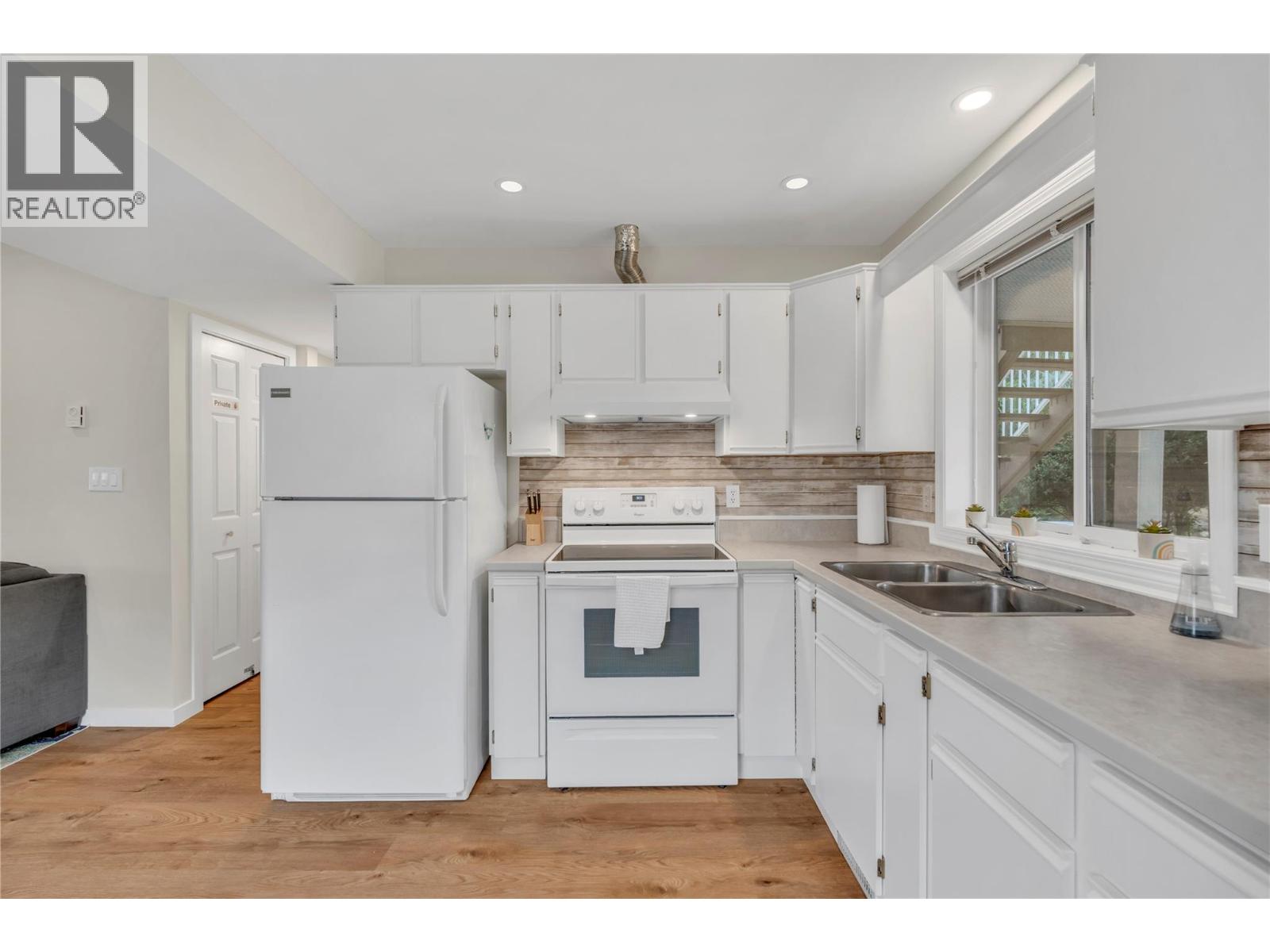 114 Vancouver Place, Penticton, British Columbia  V2A 1A7 - Photo 39 - 10402205
