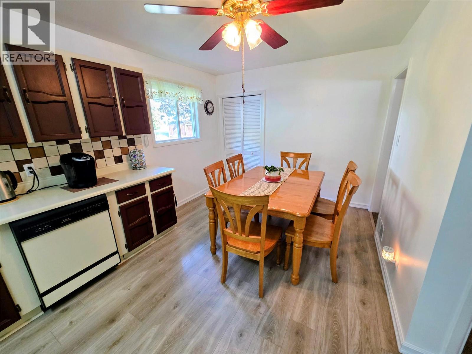 460 10th Avenue, Montrose, British Columbia  V0G 1P0 - Photo 10 - 10402456