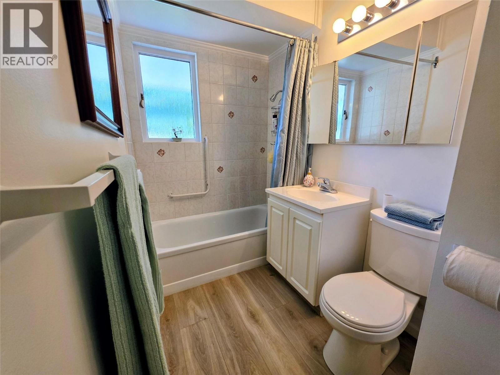 460 10th Avenue, Montrose, British Columbia  V0G 1P0 - Photo 14 - 10402456