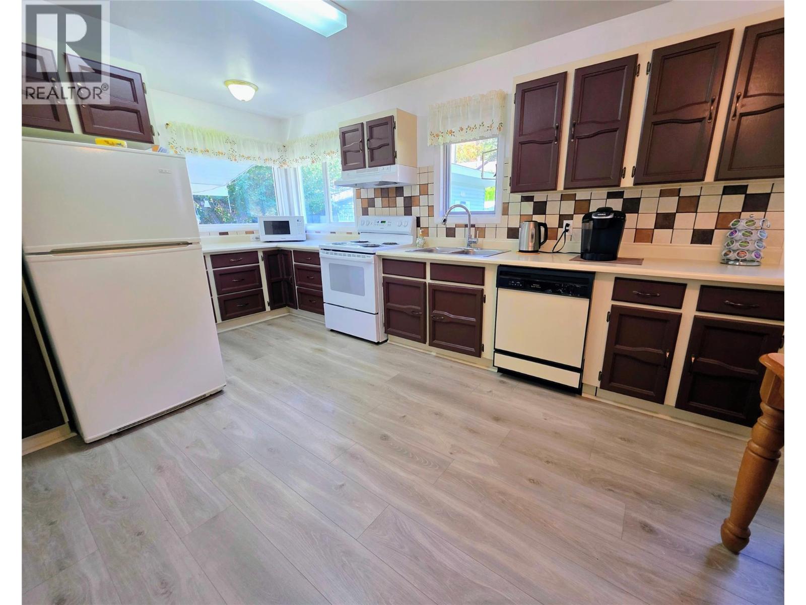 460 10th Avenue, Montrose, British Columbia  V0G 1P0 - Photo 9 - 10402456