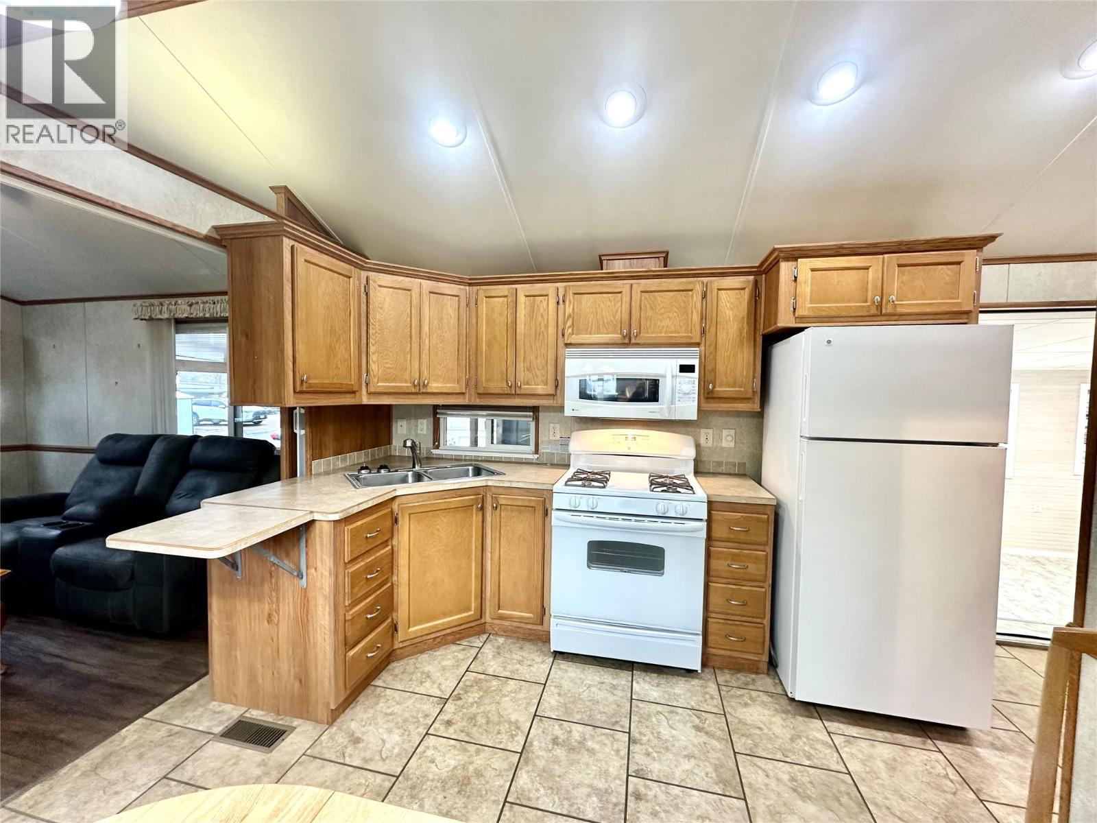 4354 Highway 3 Unit# 80, Keremeos, British Columbia  V0H 1K0 - Photo 12 - 10402158