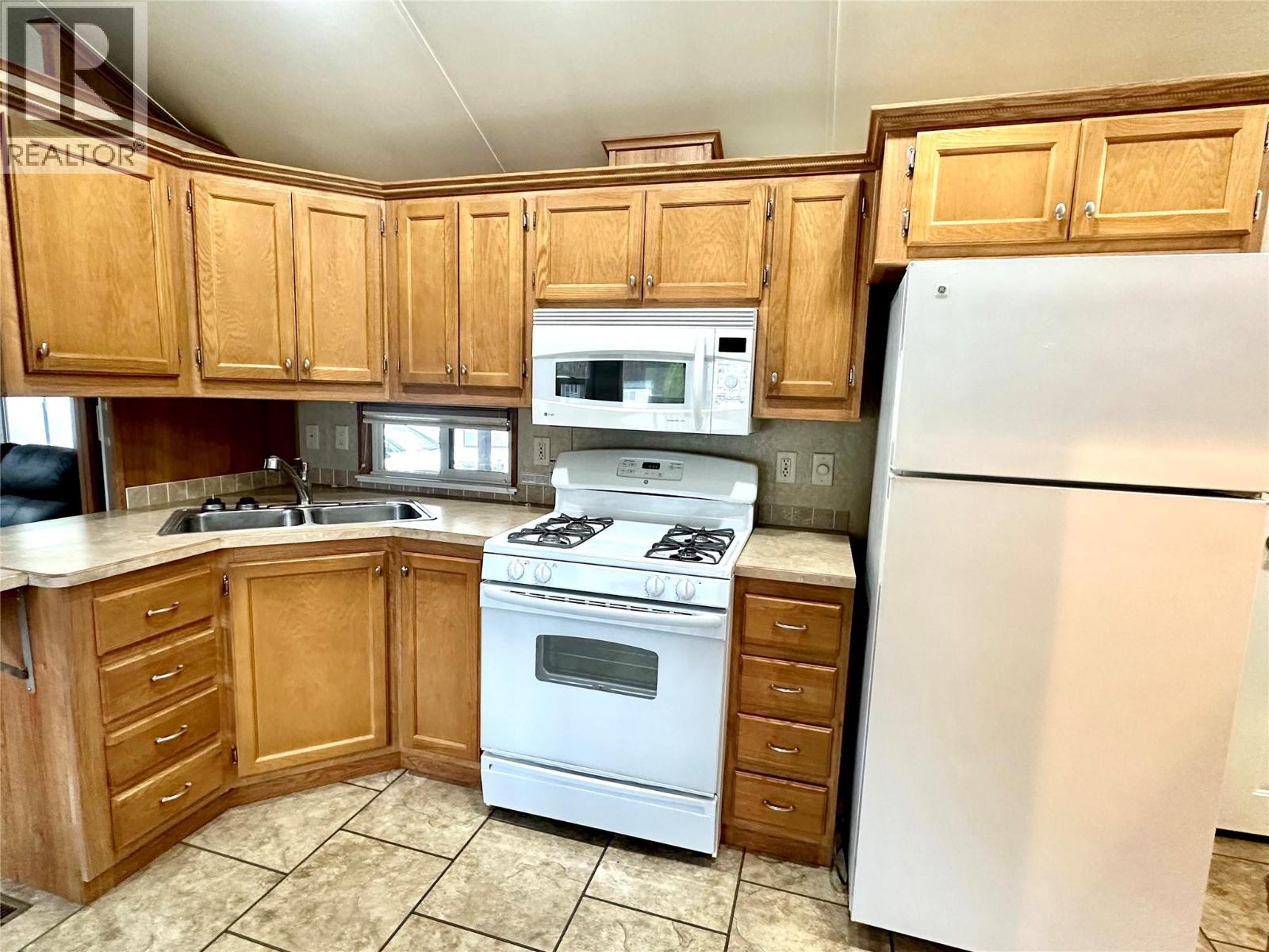 4354 Highway 3 Unit# 80, Keremeos, British Columbia  V0H 1K0 - Photo 13 - 10402158