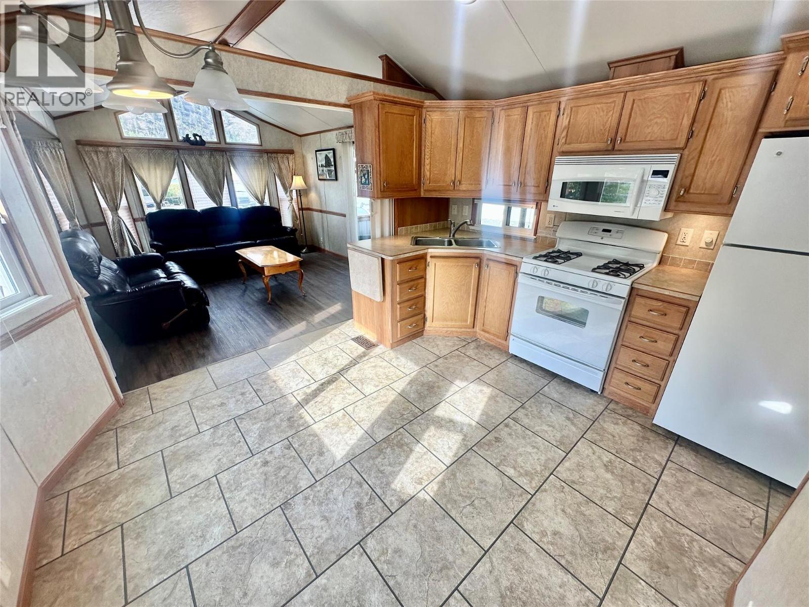 4354 Highway 3 Unit# 80, Keremeos, British Columbia  V0H 1K0 - Photo 34 - 10402158