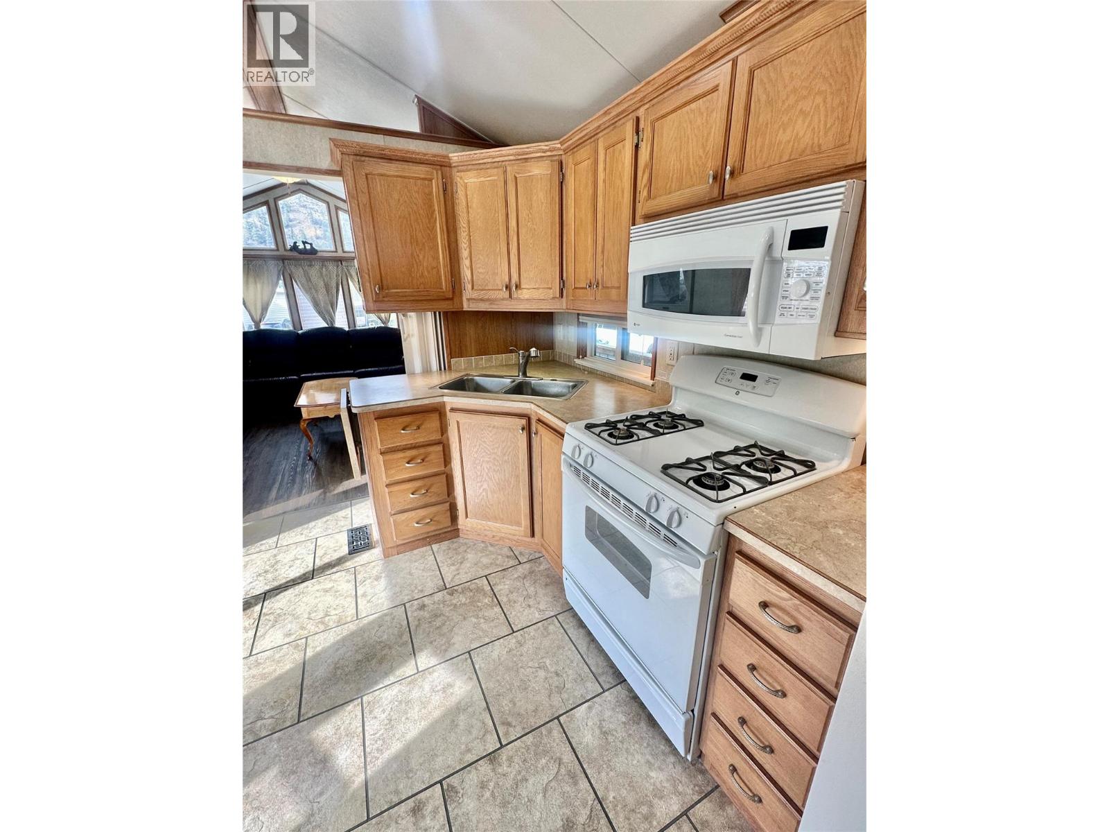 4354 Highway 3 Unit# 80, Keremeos, British Columbia  V0H 1K0 - Photo 35 - 10402158