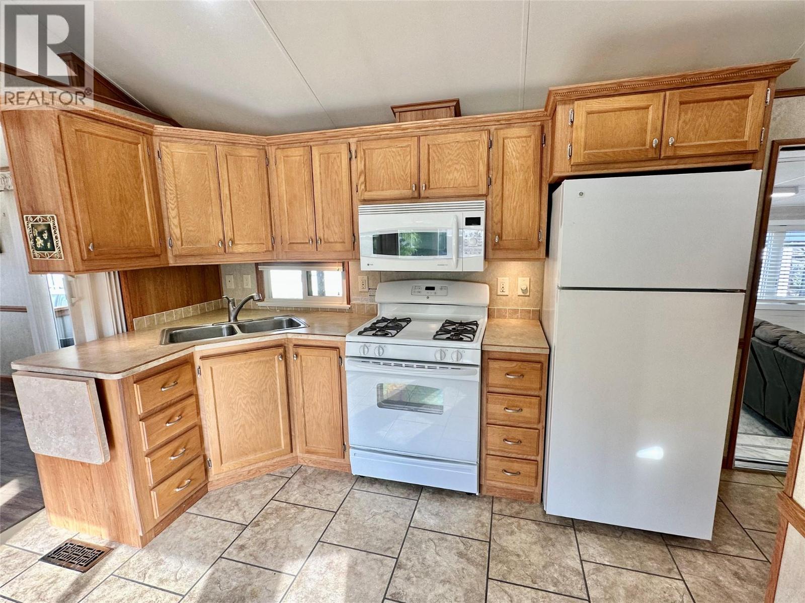 4354 Highway 3 Unit# 80, Keremeos, British Columbia  V0H 1K0 - Photo 39 - 10402158