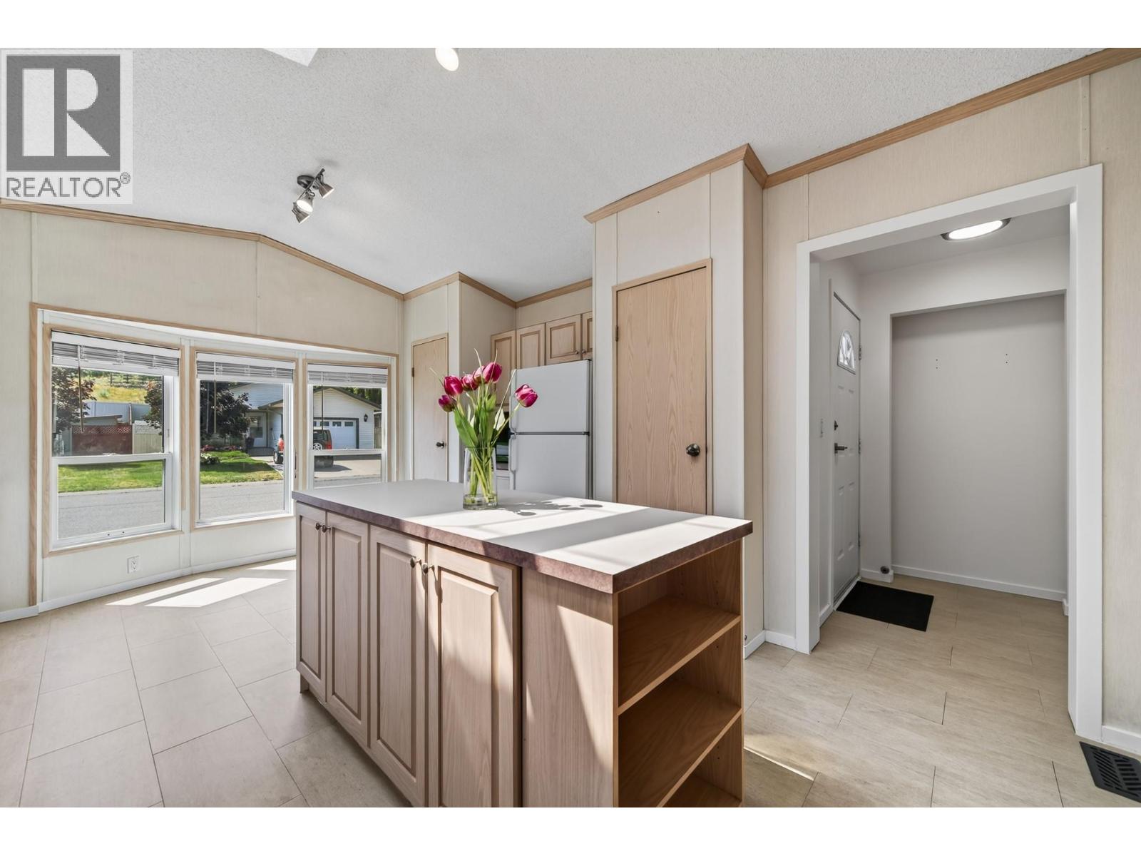 1951 Lodgepole Drive Unit# 46, Kamloops, British Columbia  V1S 1Y1 - Photo 4 - 10402565