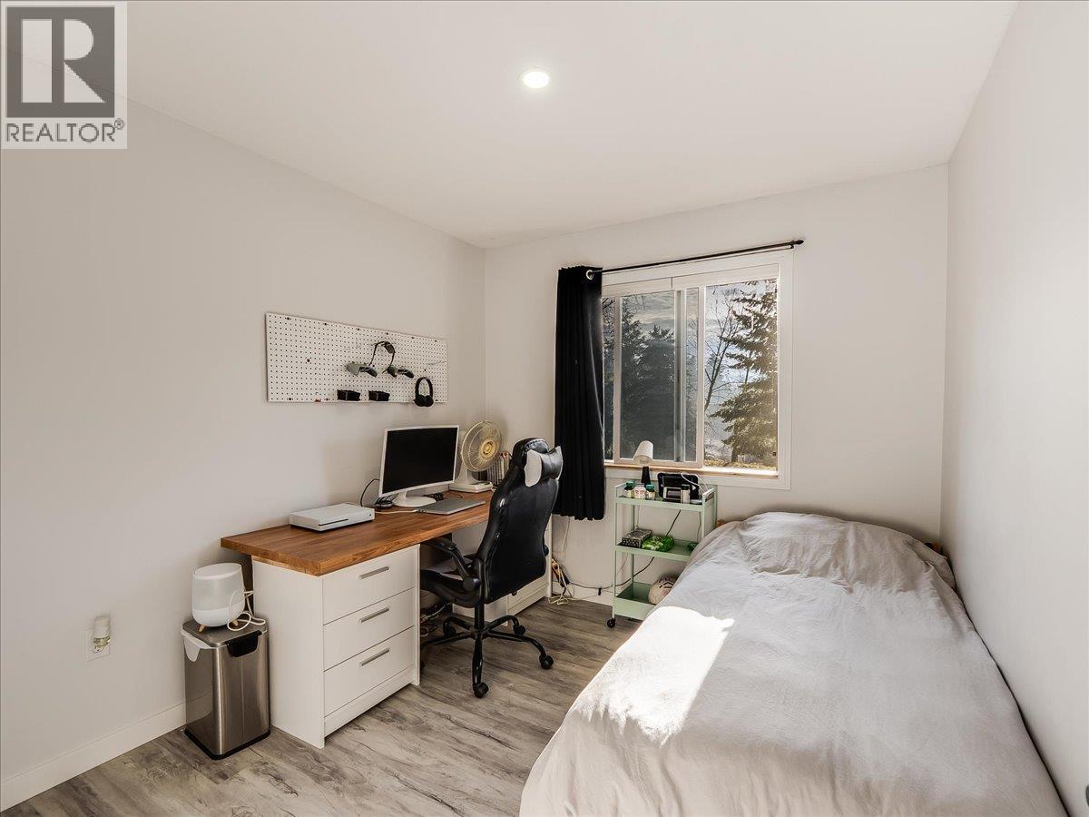 1359 Grosvenor Place, Castlegar, British Columbia  V1N 3X8 - Photo 26 - 10402441