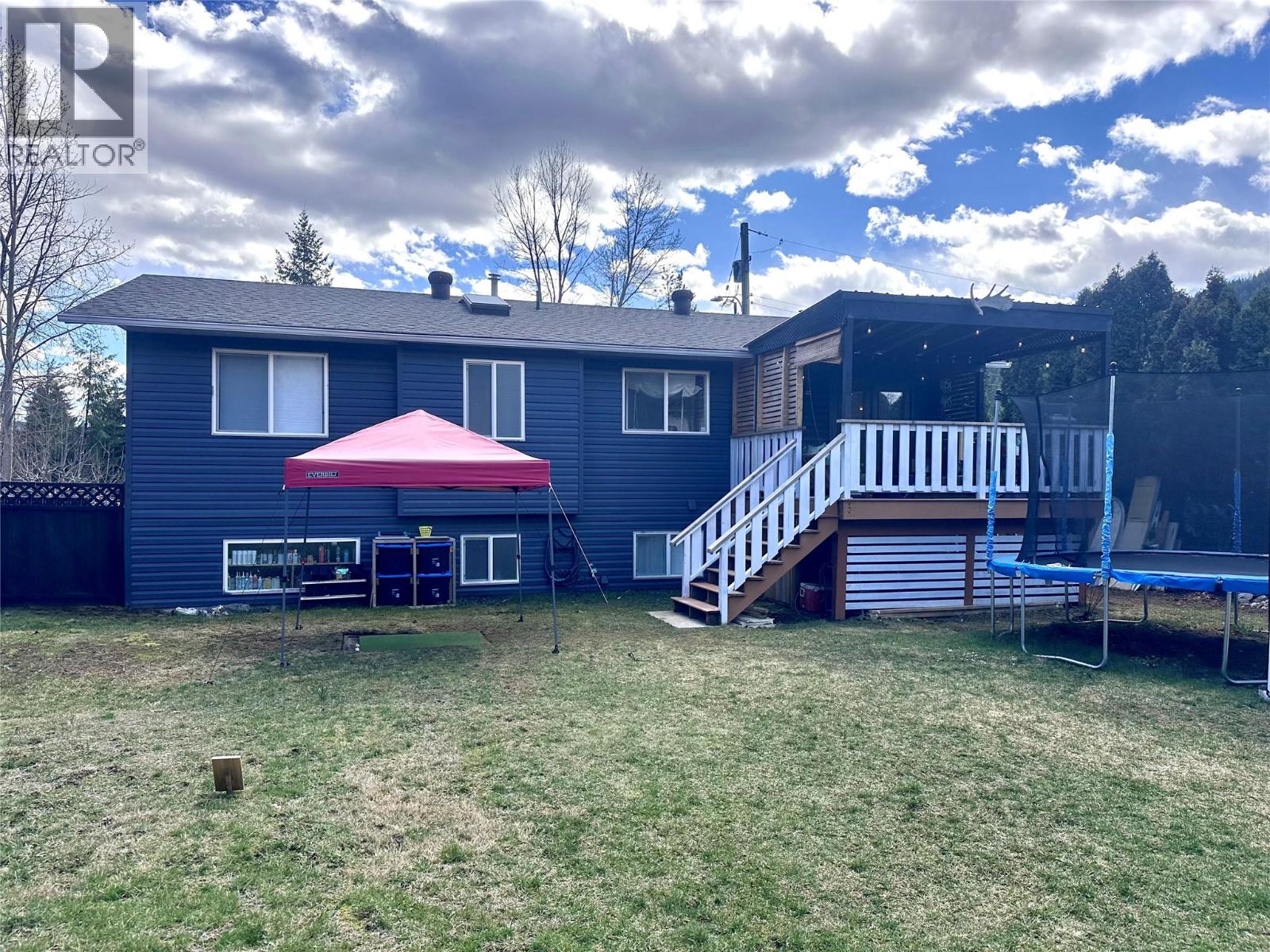 1359 Grosvenor Place, Castlegar, British Columbia  V1N 3X8 - Photo 46 - 10402441