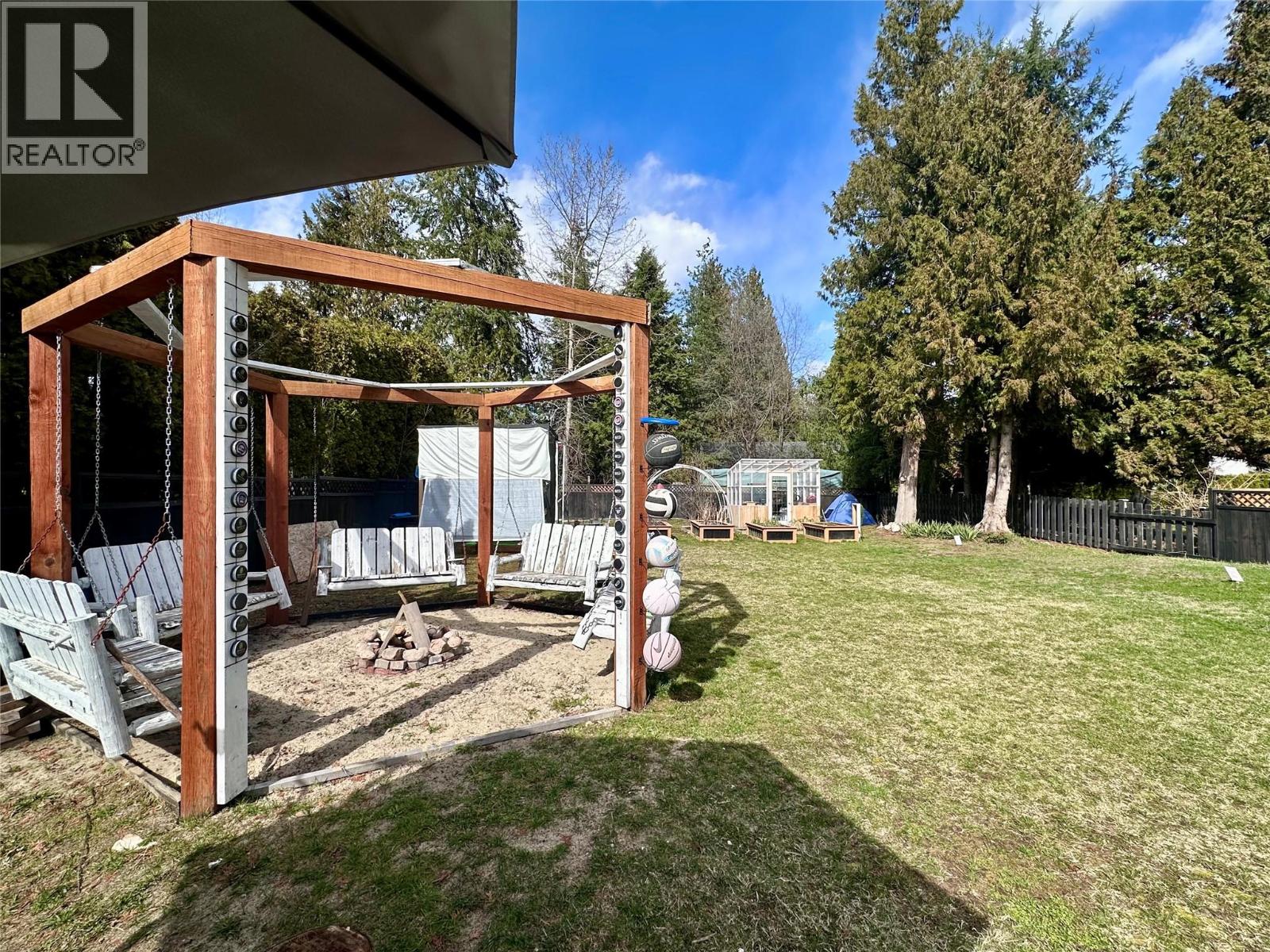 1359 Grosvenor Place, Castlegar, British Columbia  V1N 3X8 - Photo 52 - 10402441