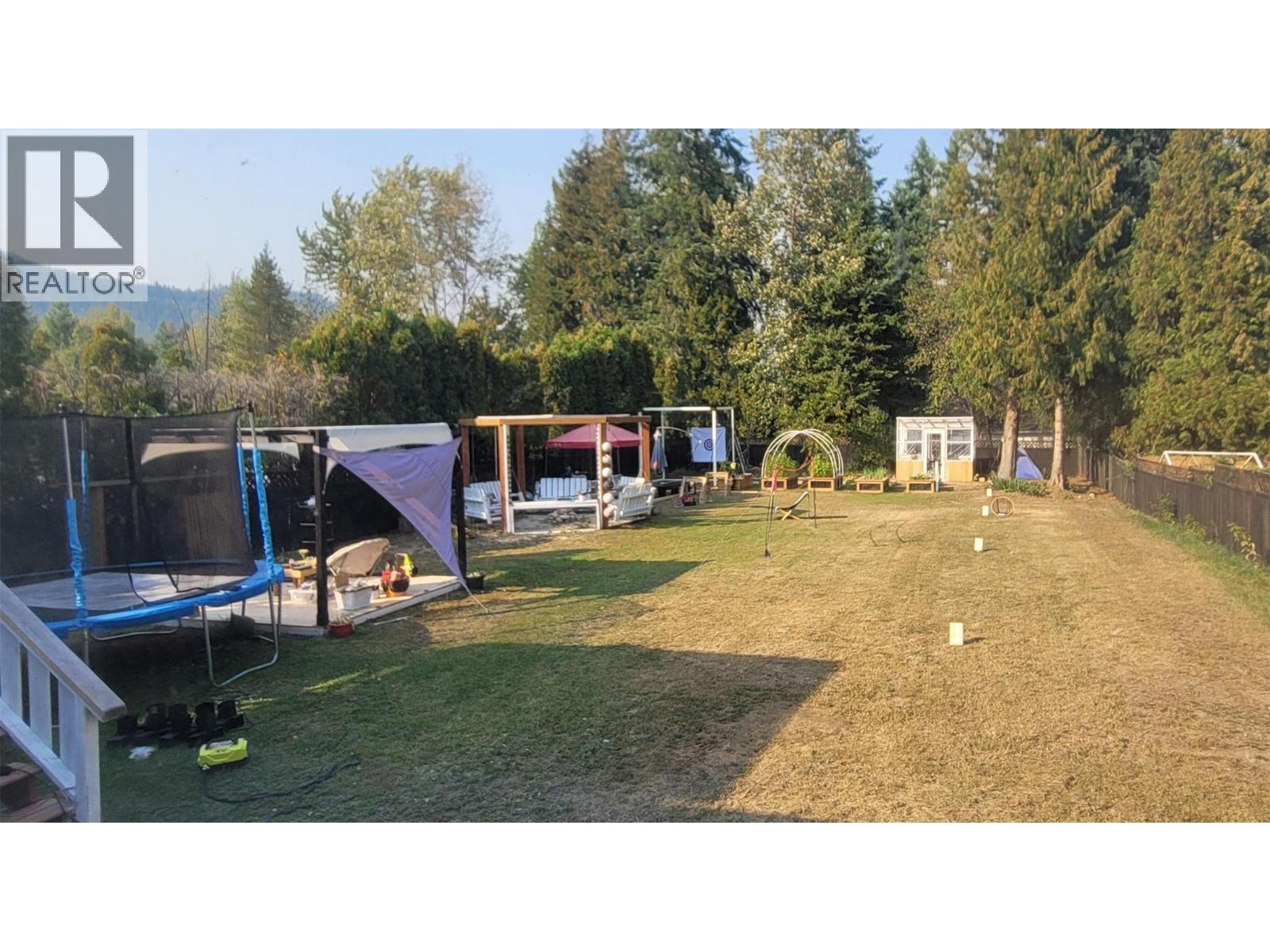 1359 Grosvenor Place, Castlegar, British Columbia  V1N 3X8 - Photo 55 - 10402441