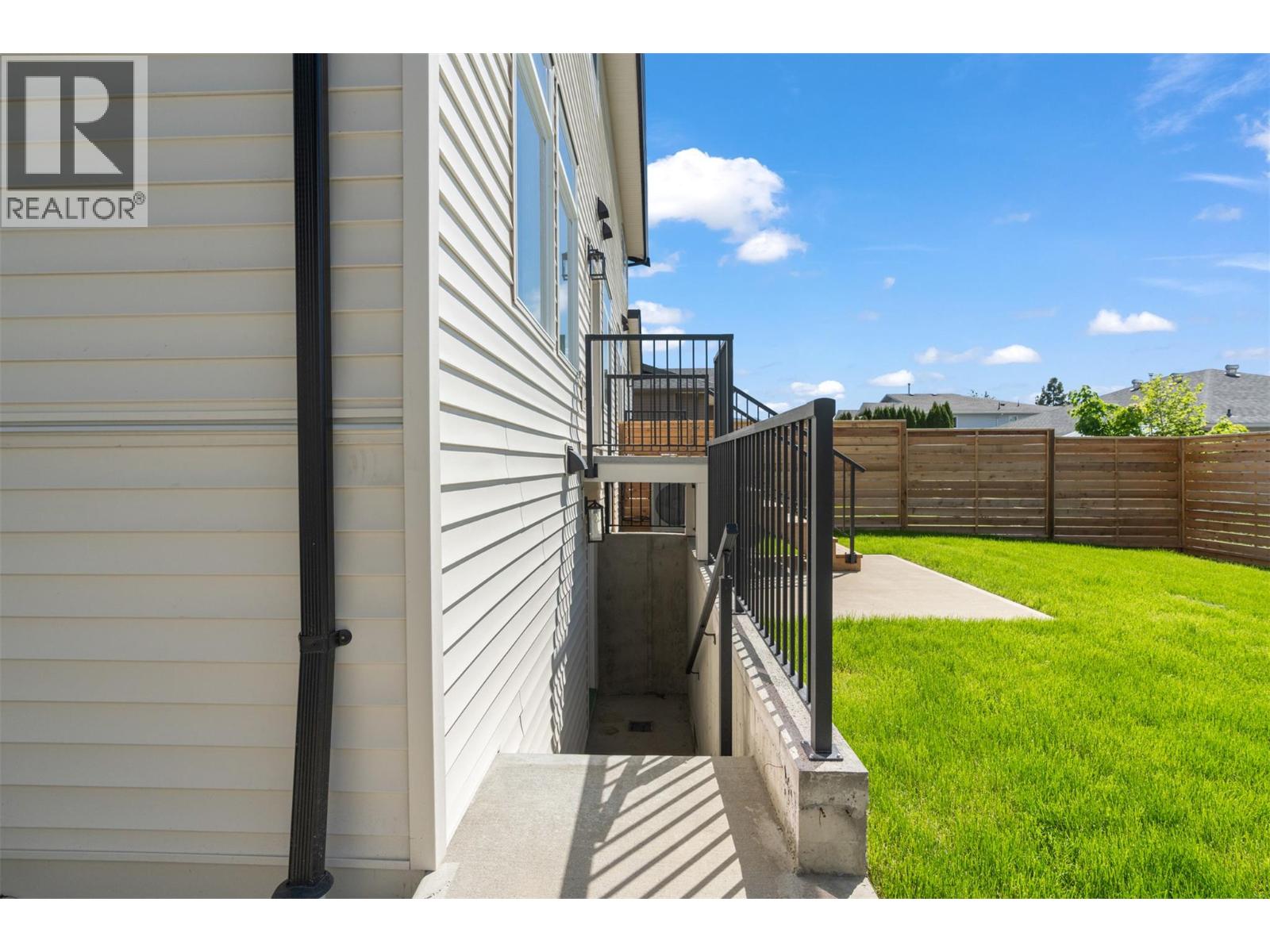 2467 Bradley Drive Unit# 102, Armstrong, British Columbia  V4Y 0Y4 - Photo 56 - 10402208