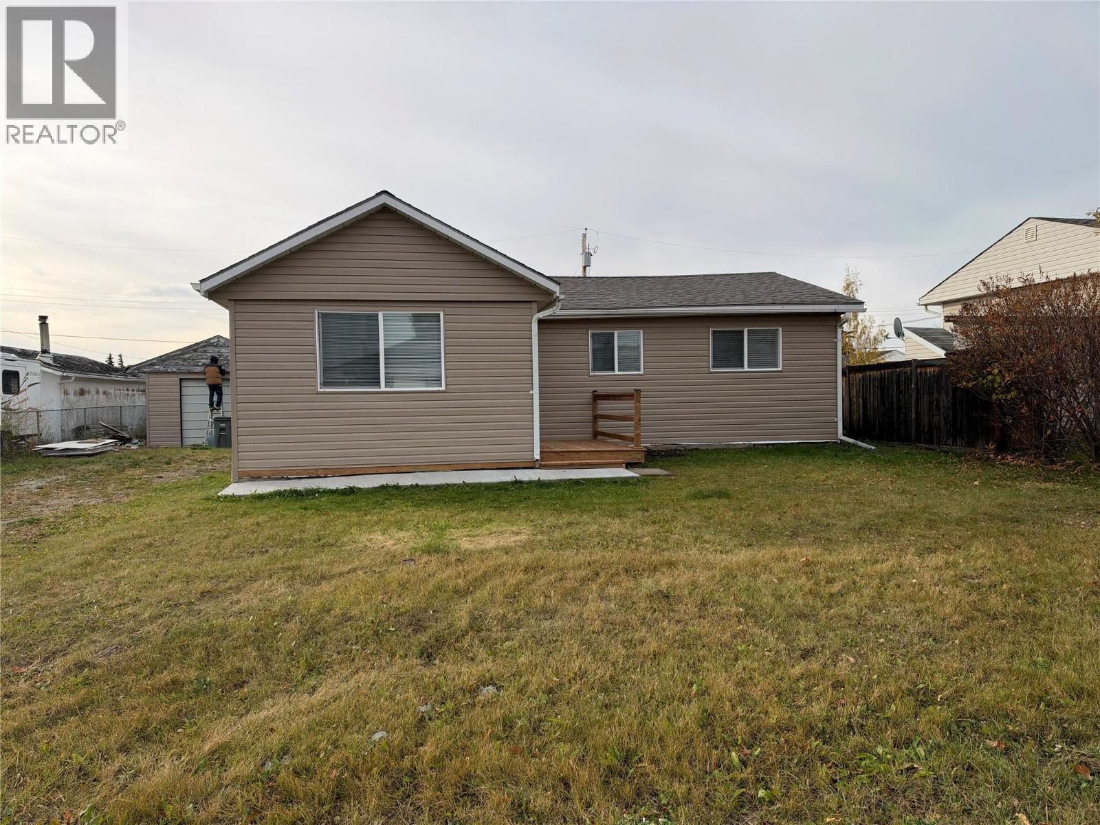 1217 114 Avenue, Dawson Creek, British Columbia  V1G 3A6 - Photo 2 - 10402644