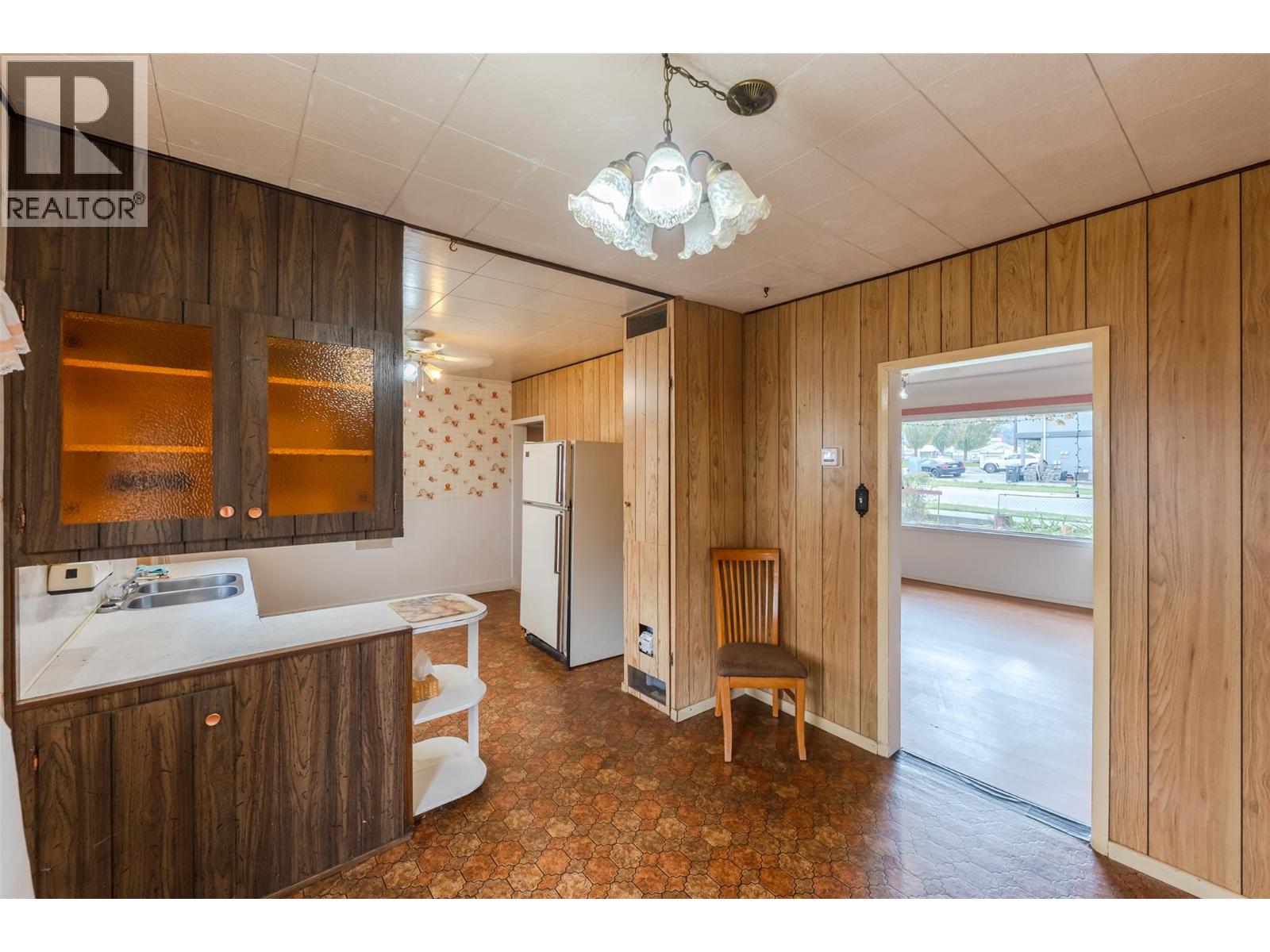 395 Edmonton Avenue, Penticton, British Columbia  V2A 2G9 - Photo 5 - 10402643