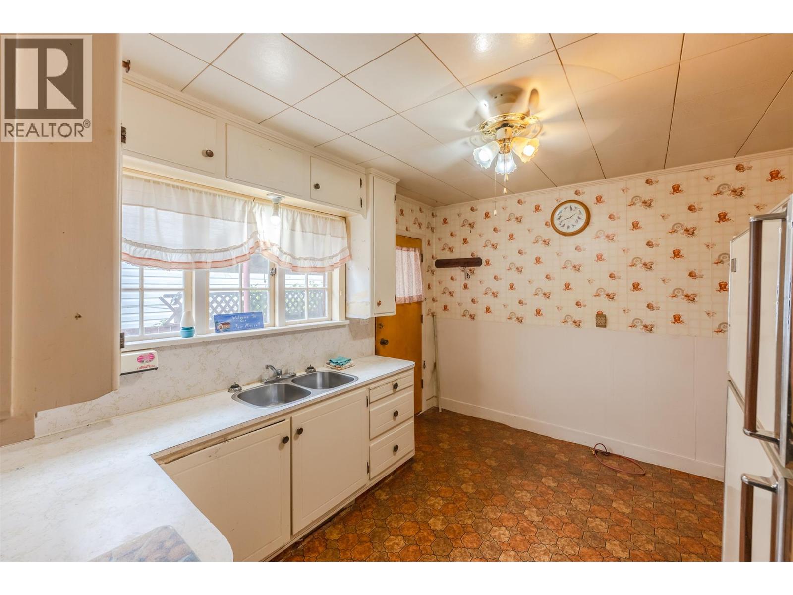 395 Edmonton Avenue, Penticton, British Columbia  V2A 2G9 - Photo 6 - 10402643