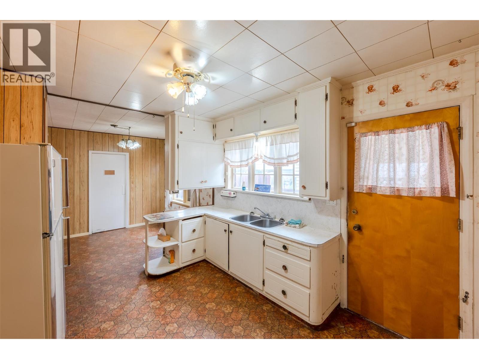 395 Edmonton Avenue, Penticton, British Columbia  V2A 2G9 - Photo 8 - 10402643