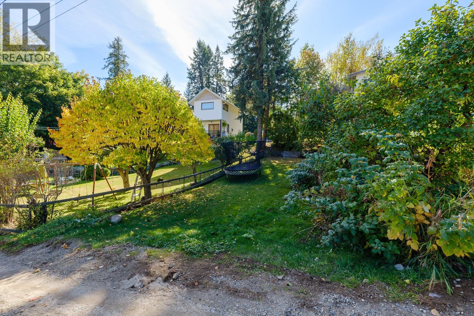 Third Avenue Lot# Lot 7, Rossland, British Columbia  V0G 1Y0 - Photo 2 - 10402246