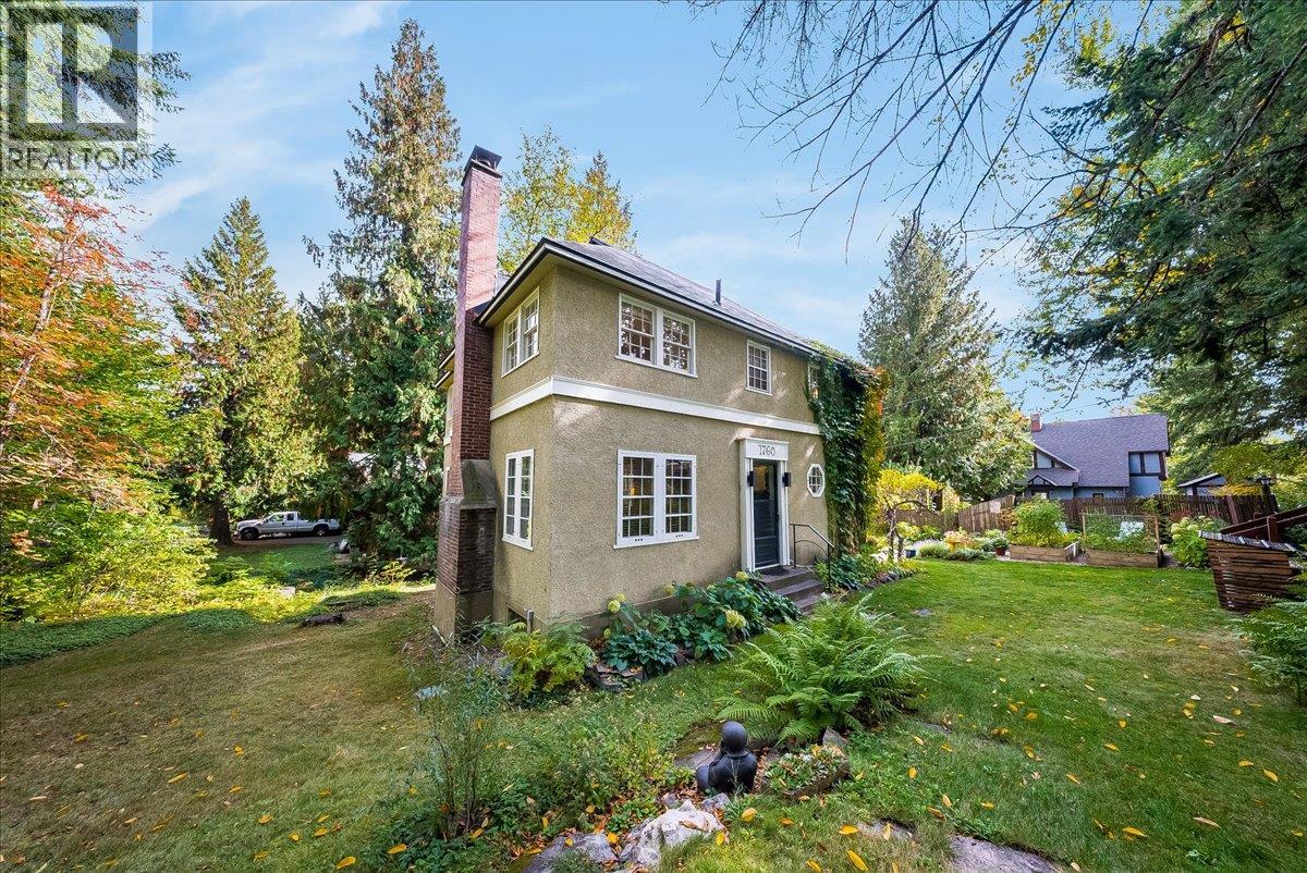 1760 Park Street, Rossland, British Columbia  V0G 1Y0 - Photo 1 - 10402673