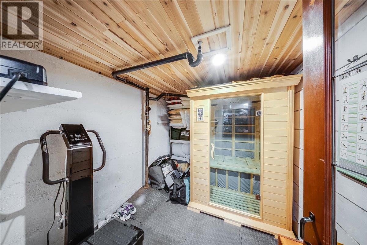 1760 Park Street, Rossland, British Columbia  V0G 1Y0 - Photo 33 - 10402673